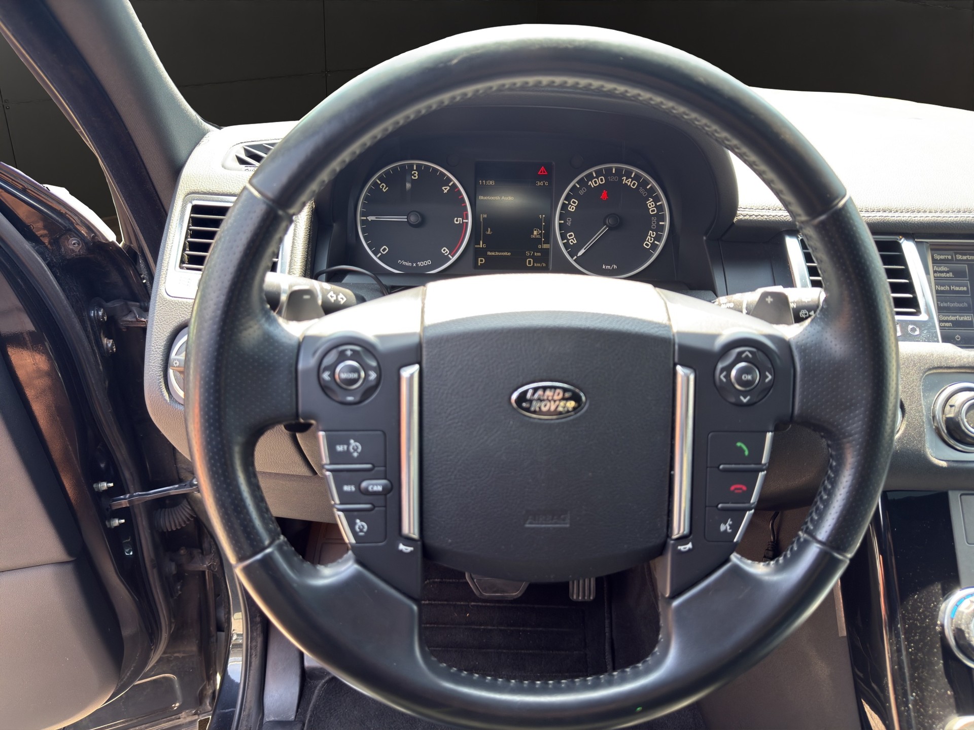 LAND ROVER Range Rover Sport 3.0 TDV6 SE Automatic-image-7