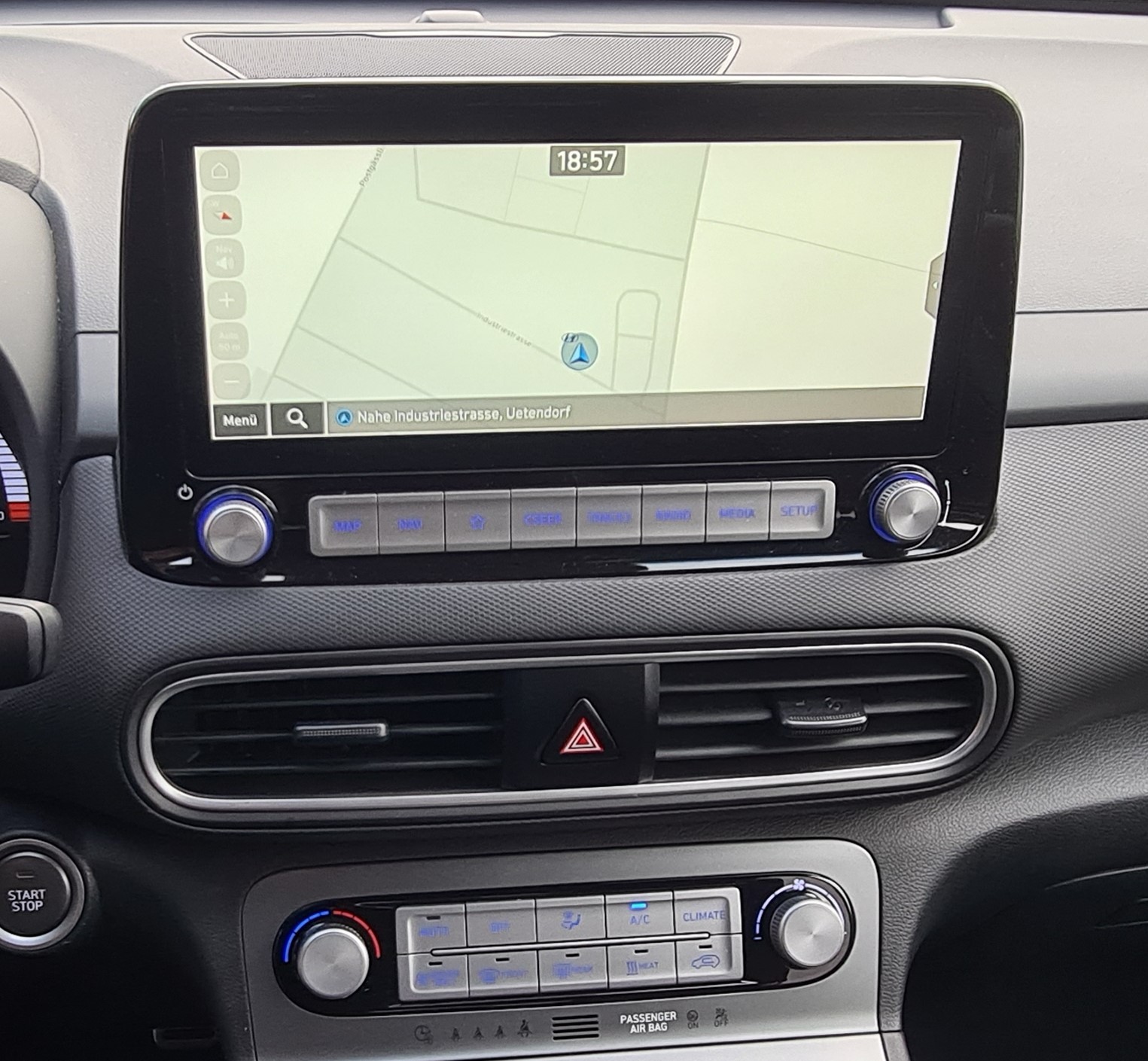 HYUNDAI Kona EV Amplia-image-13