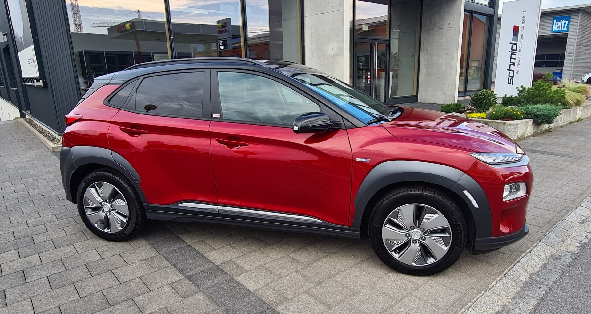 HYUNDAI Kona EV Amplia-image-2