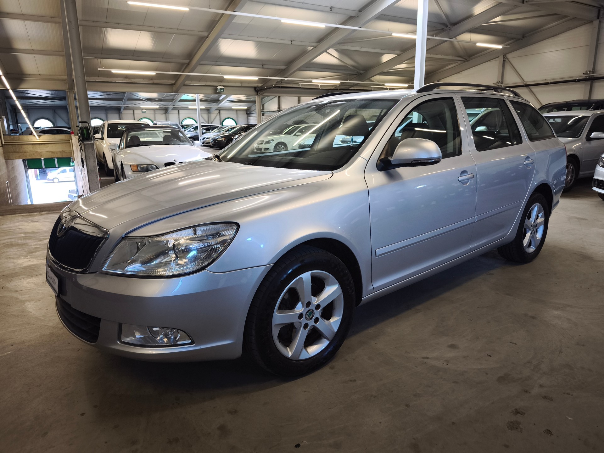SKODA Octavia Combi 2.0 TDI Elegance 4x4 DSG-image-5
