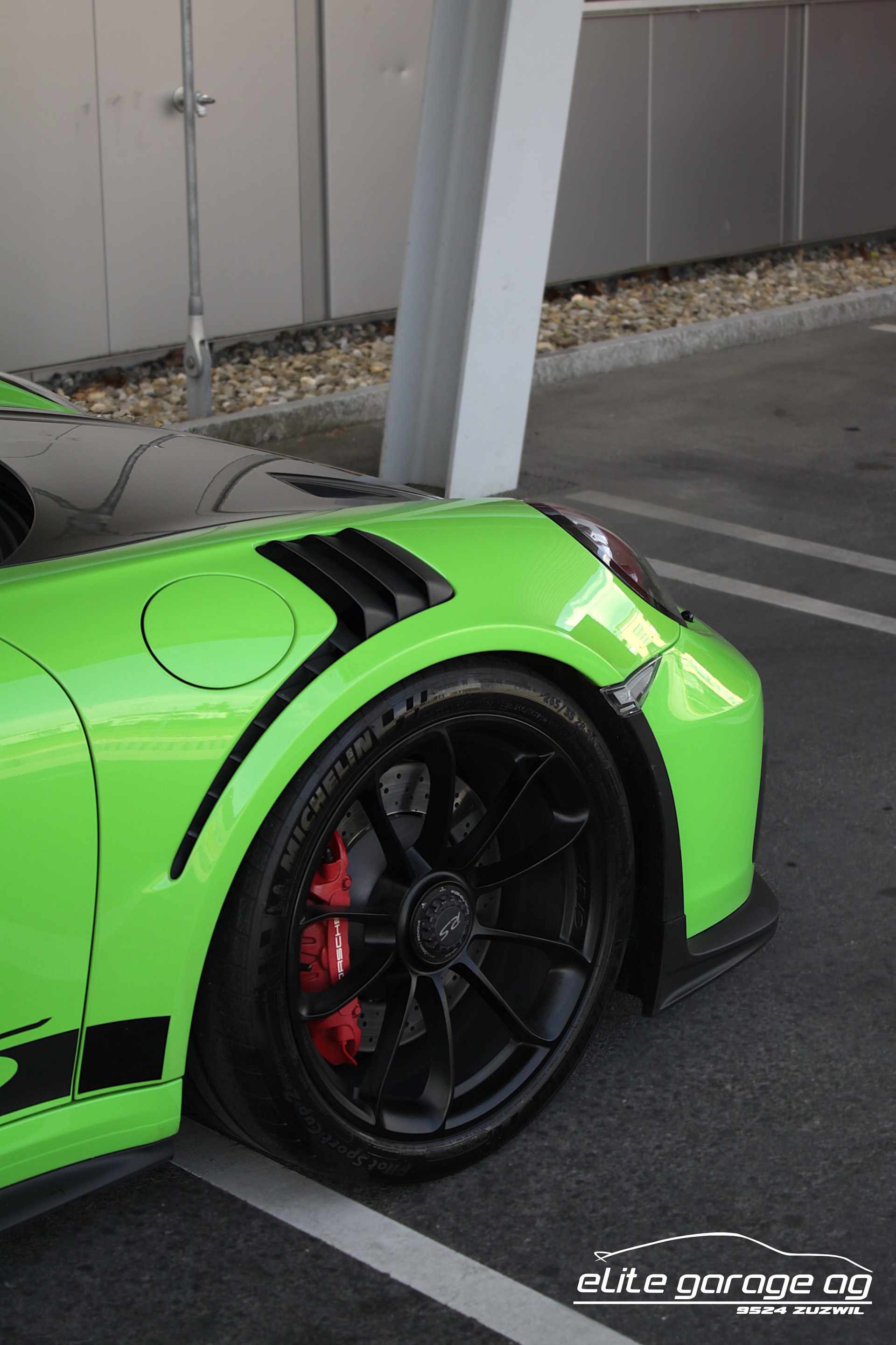 PORSCHE 911 GT3 RS PDK LIEBHABERFAHRZEUG IN LIZARD GRÜN-image-10