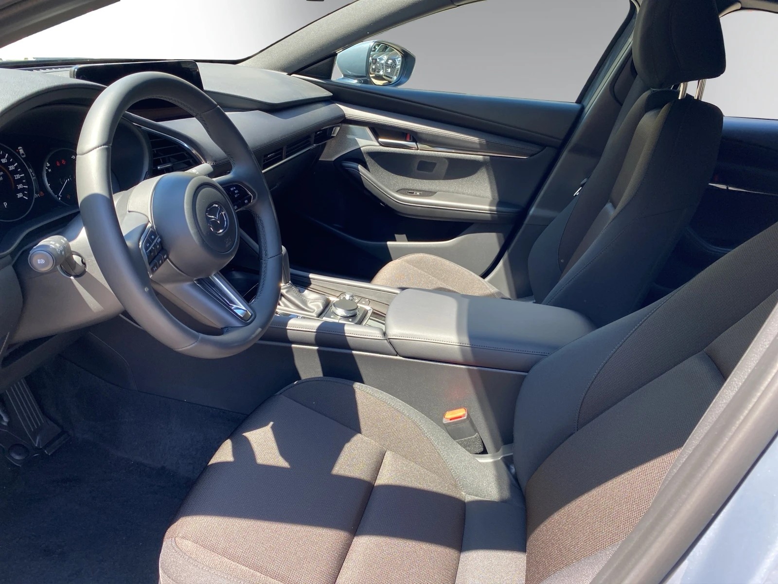 MAZDA 3 Hatchback SKYACTIV-G M Hybrid 140 Centre Line Automat-image-9
