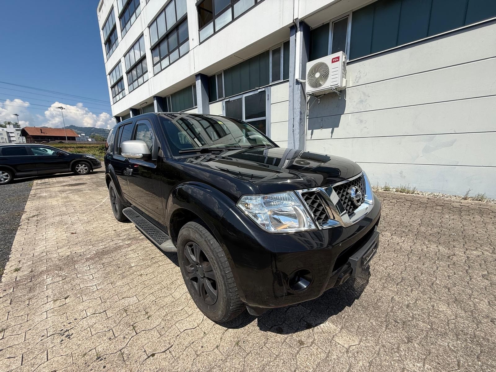 NISSAN Pathfinder 2.5 dCi Platinum Automatic-image-0