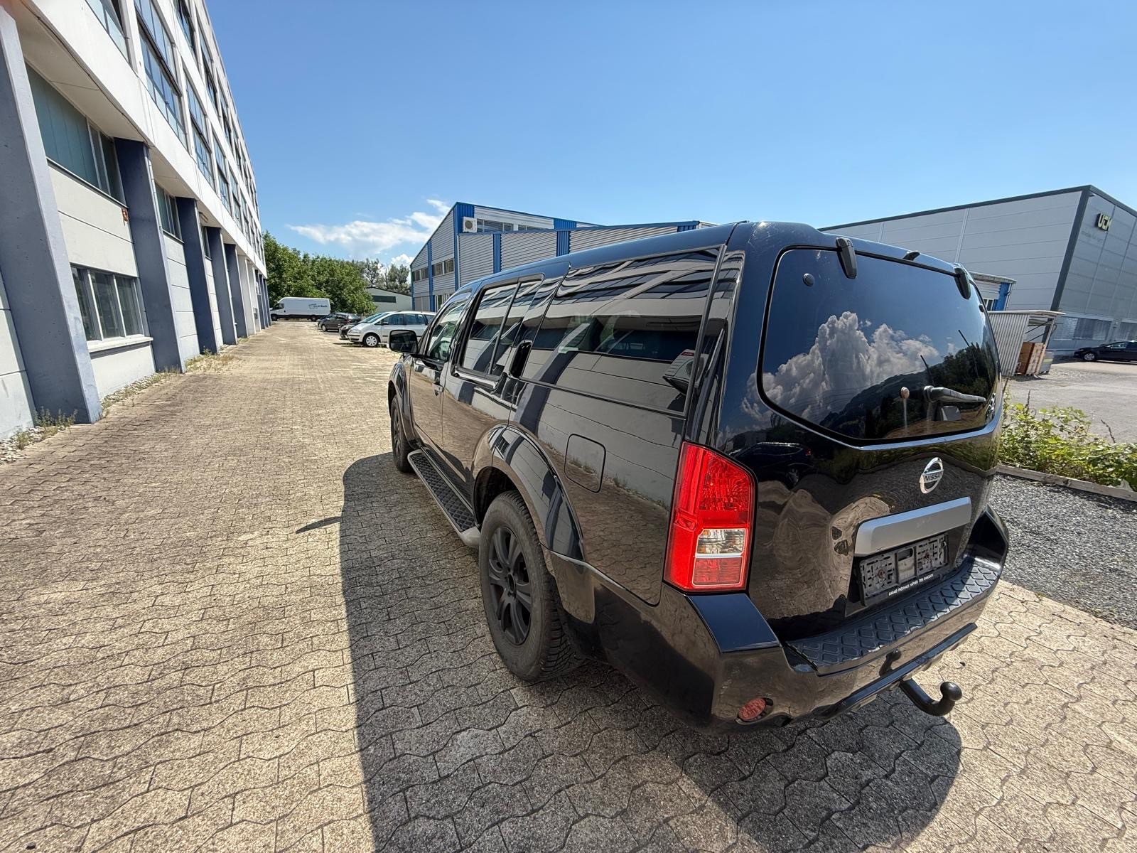NISSAN Pathfinder 2.5 dCi Platinum Automatic-image-3