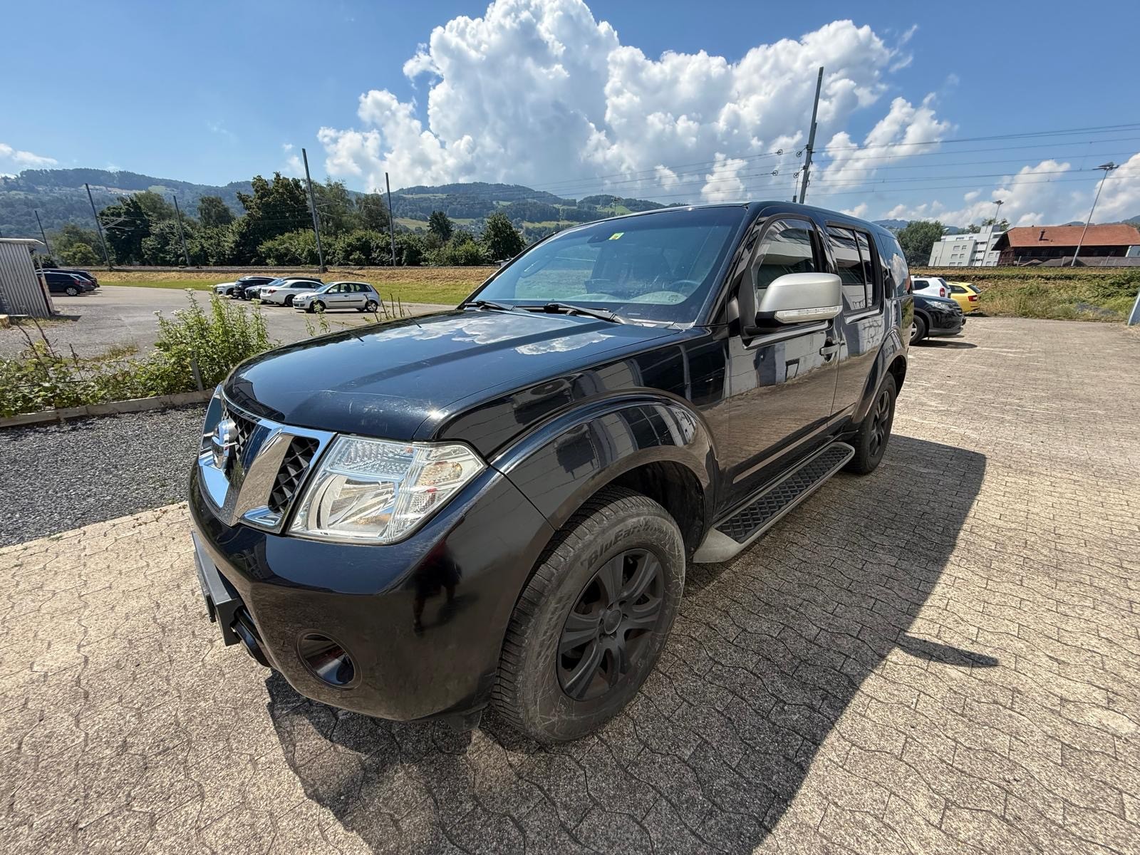 NISSAN Pathfinder 2.5 dCi Platinum Automatic-image-1