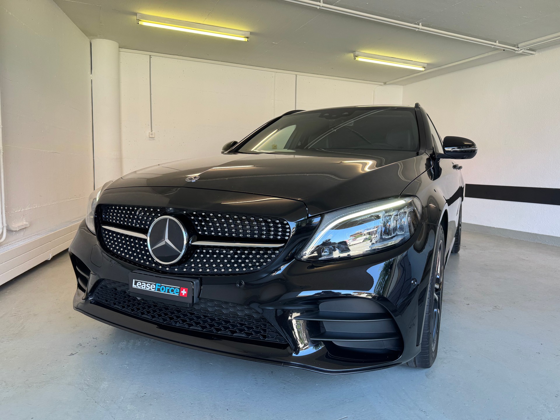 MERCEDES-BENZ C 220 d Swiss Star AMG Line 4M 9G-Tronic