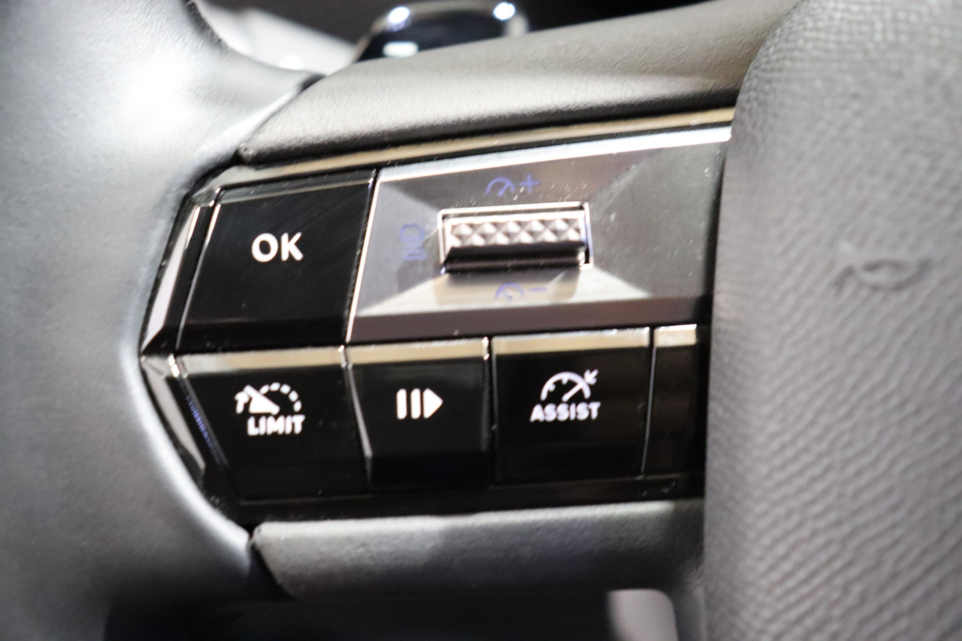 DS AUTOMOBILES 4 1.6 E-Tense Rivoli-image-9