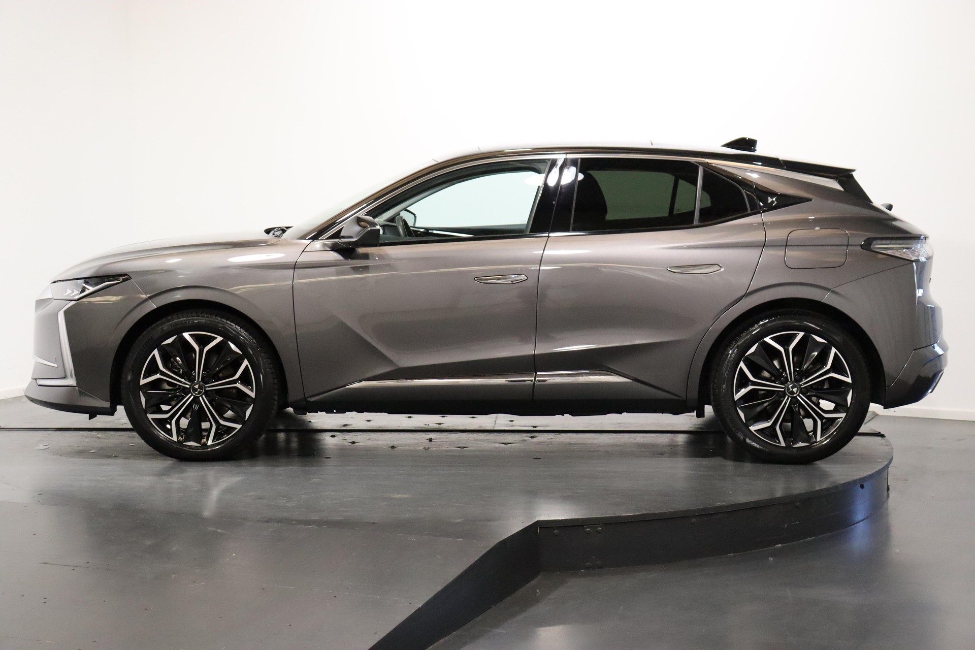 DS AUTOMOBILES 4 1.6 E-Tense Rivoli-image-1