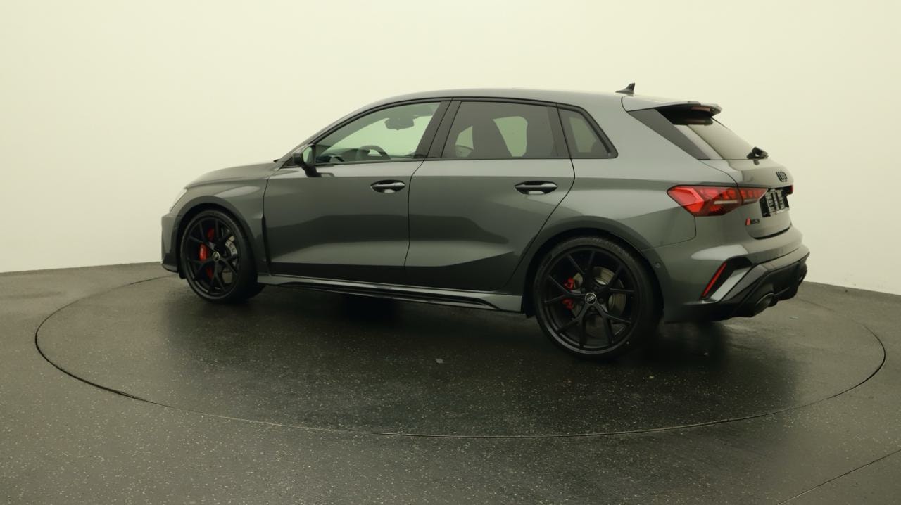 AUDI RS3 Sportback 2.5 TSI quattro S-tronic-image-2