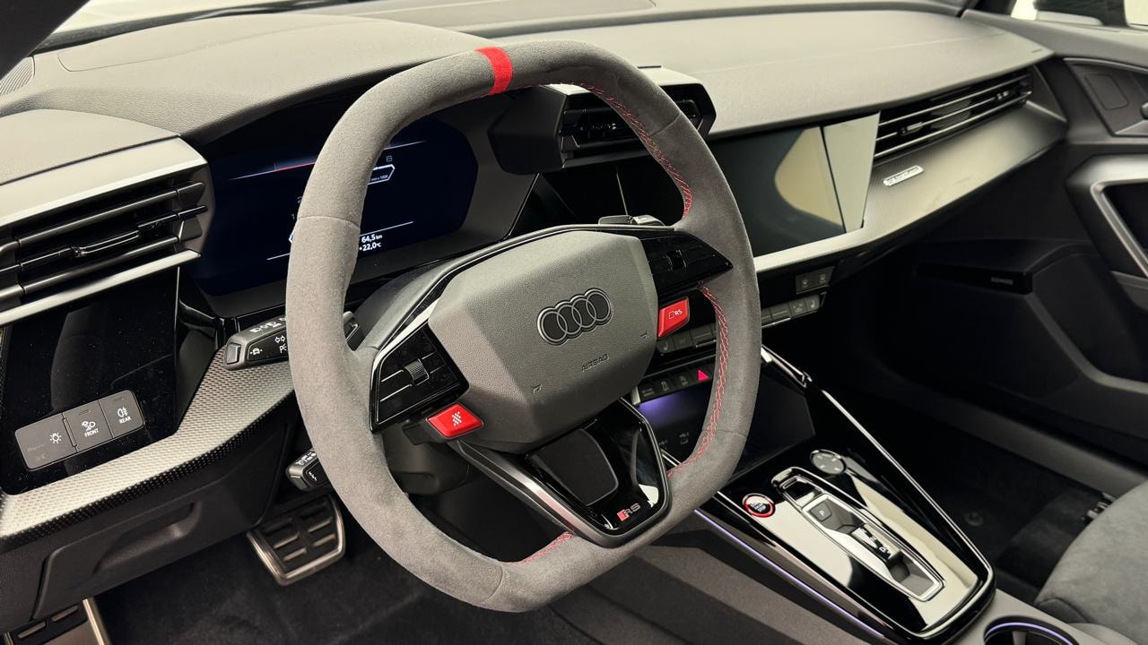 AUDI RS3 Sportback 2.5 TSI quattro S-tronic-image-6