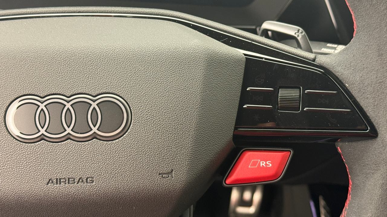 AUDI RS3 Sportback 2.5 TSI quattro S-tronic-image-9