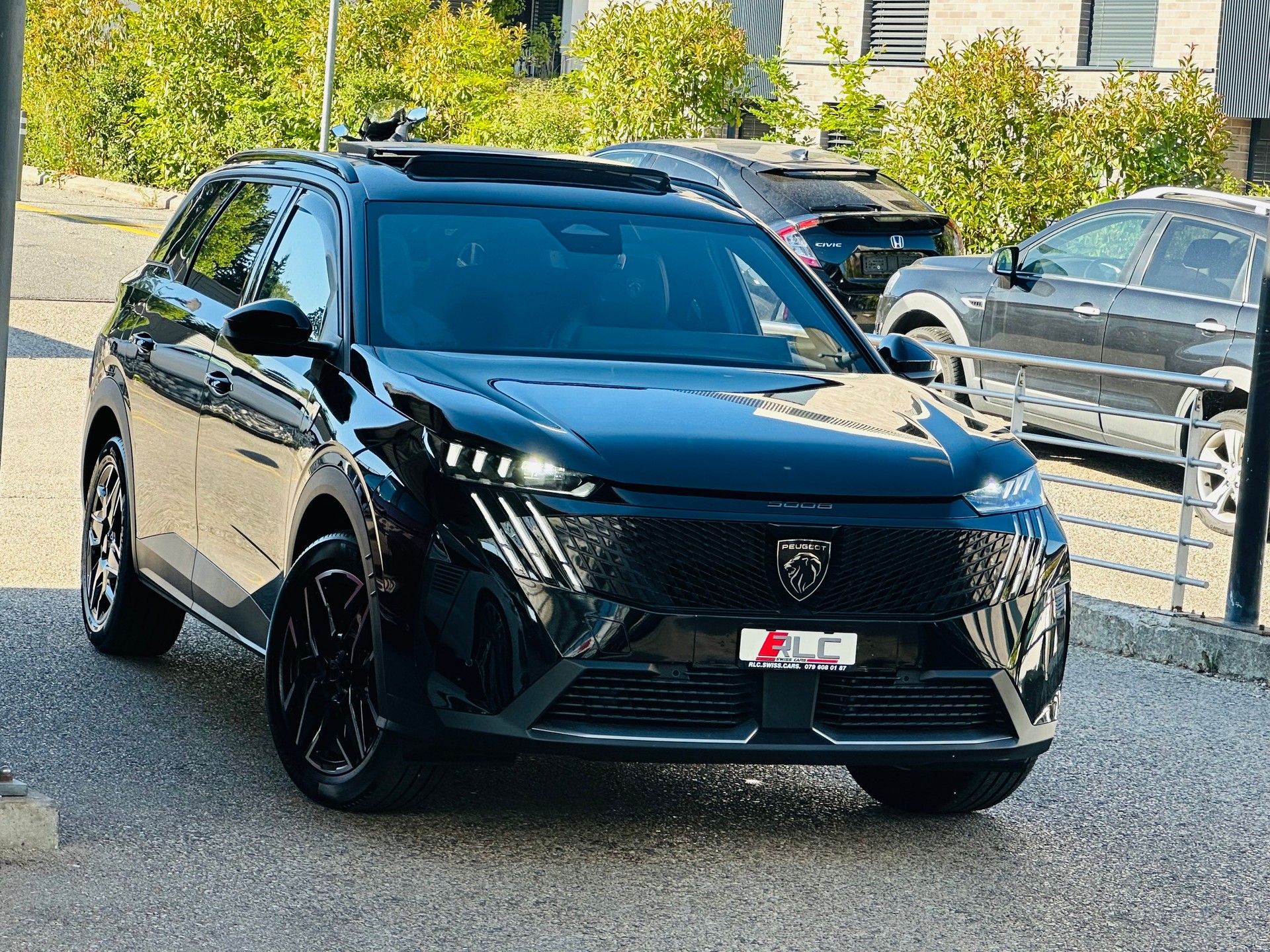 PEUGEOT 5008 195 Plug-in Hybrid e-DCS7 GT-image-6