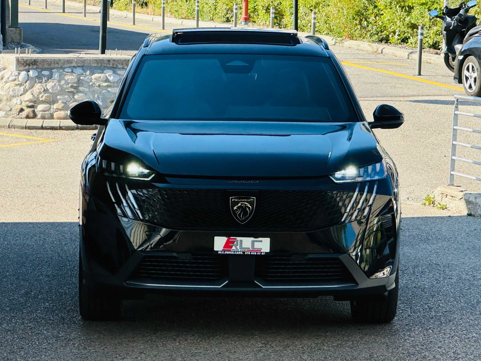 PEUGEOT 5008 195 Plug-in Hybrid e-DCS7 GT-image-0
