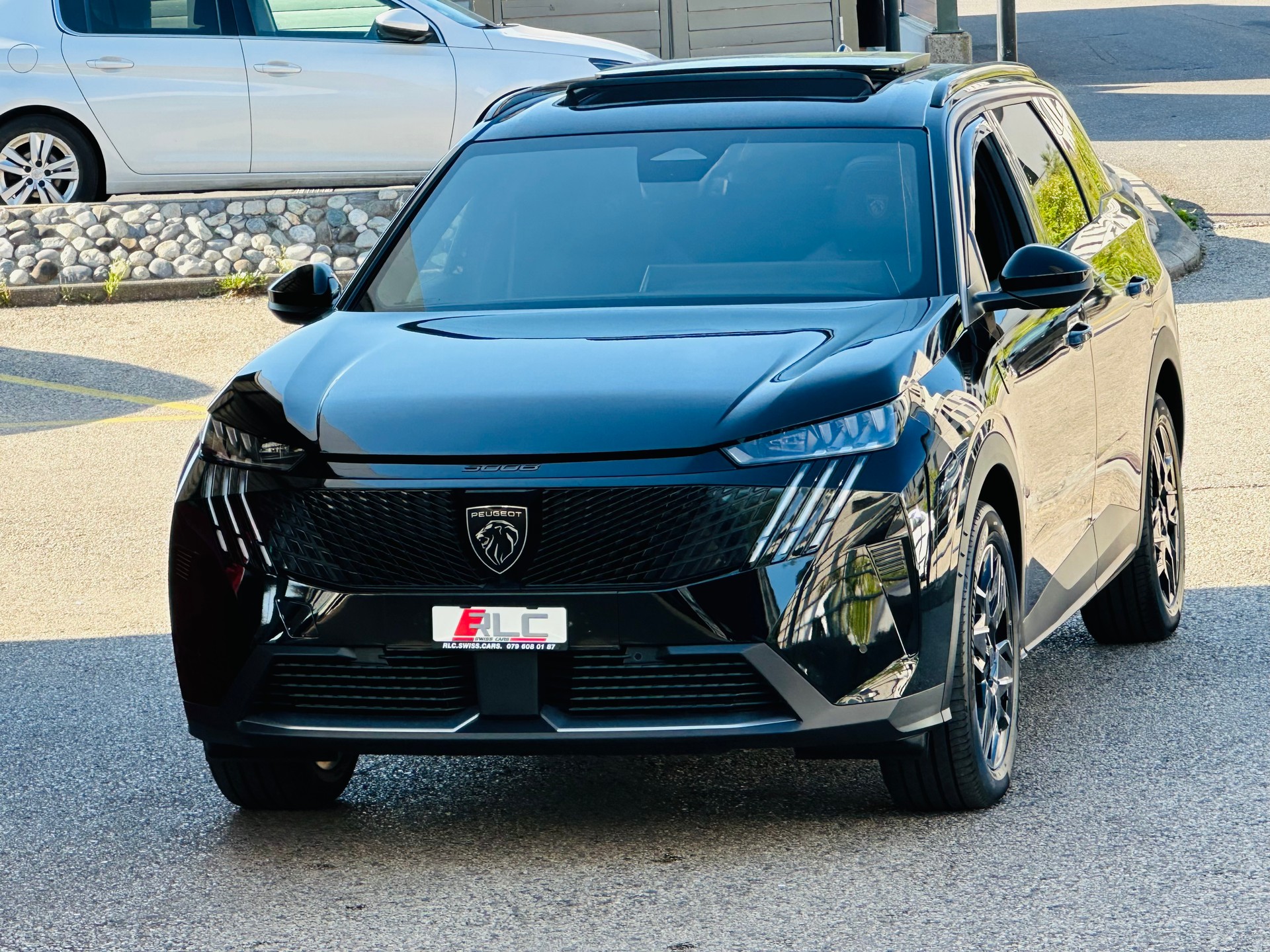 PEUGEOT 5008 195 Plug-in Hybrid e-DCS7 GT-image-8