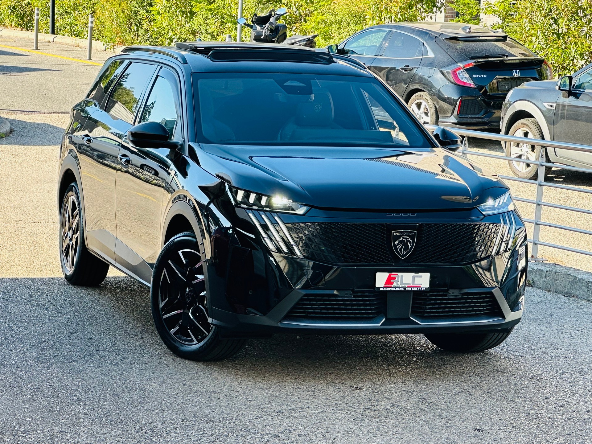 PEUGEOT 5008 195 Plug-in Hybrid e-DCS7 GT-image-5