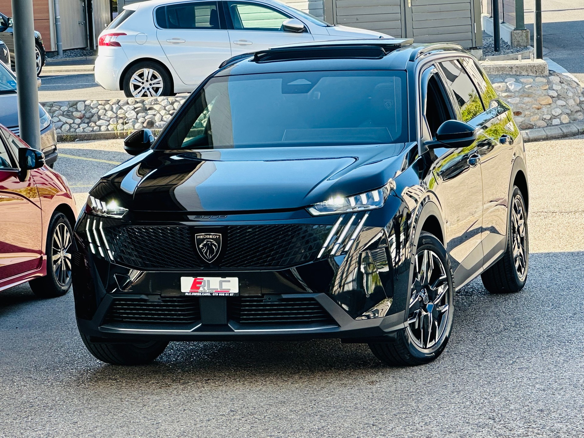 PEUGEOT 5008 195 Plug-in Hybrid e-DCS7 GT-image-2