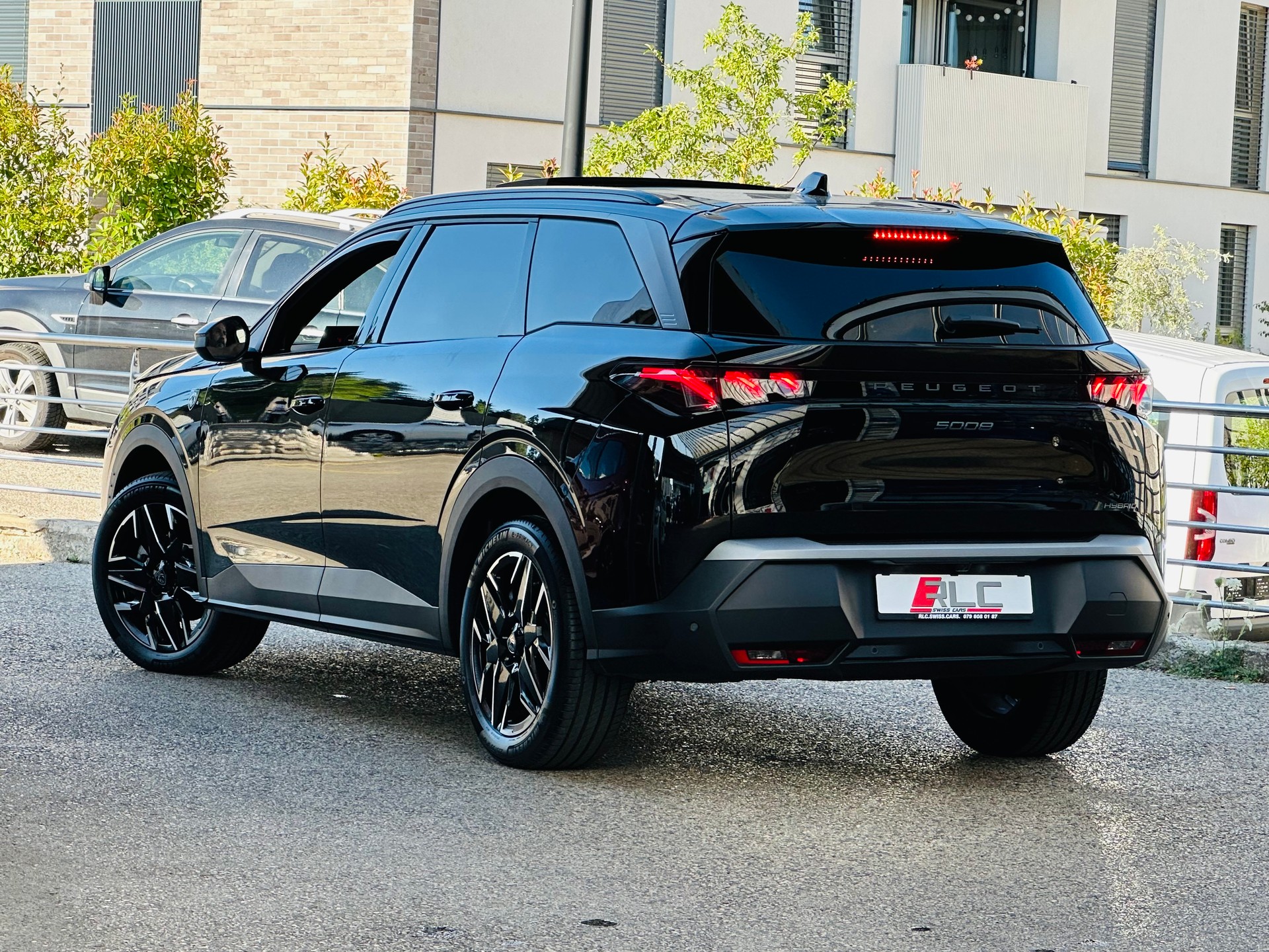 PEUGEOT 5008 195 Plug-in Hybrid e-DCS7 GT-image-12