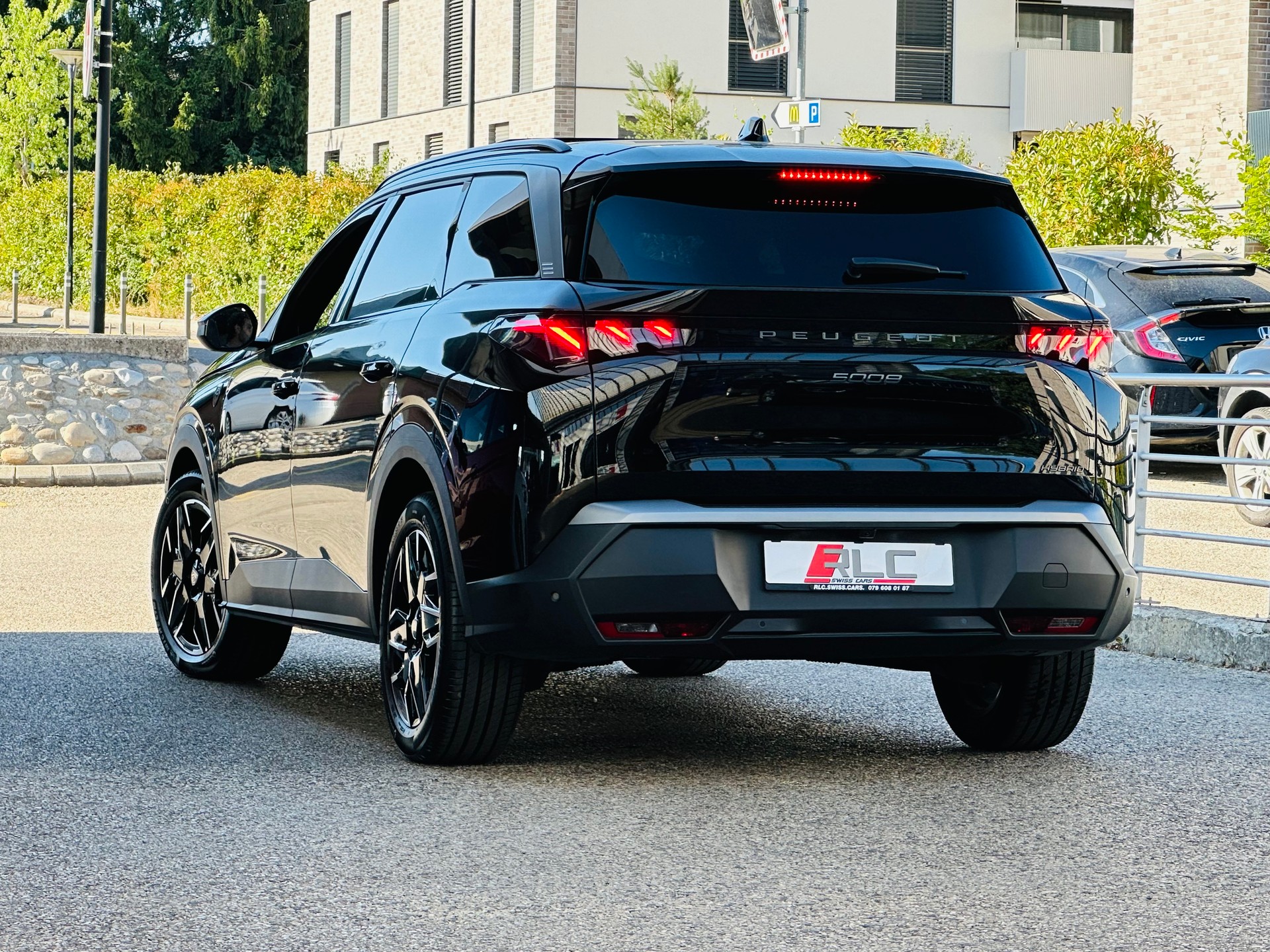 PEUGEOT 5008 195 Plug-in Hybrid e-DCS7 GT-image-11
