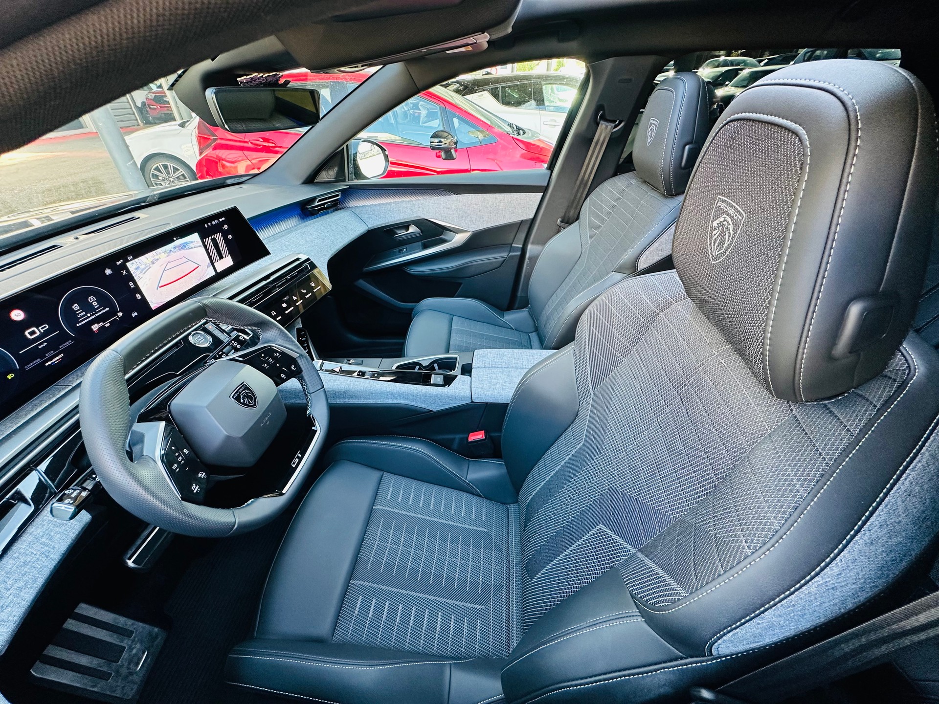 PEUGEOT 5008 195 Plug-in Hybrid e-DCS7 GT-image-14