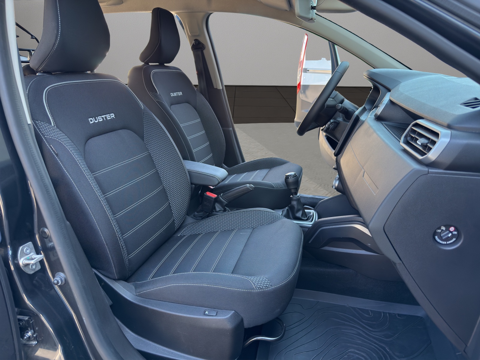 DACIA Duster TCe 150 Journey 4x4-image-16
