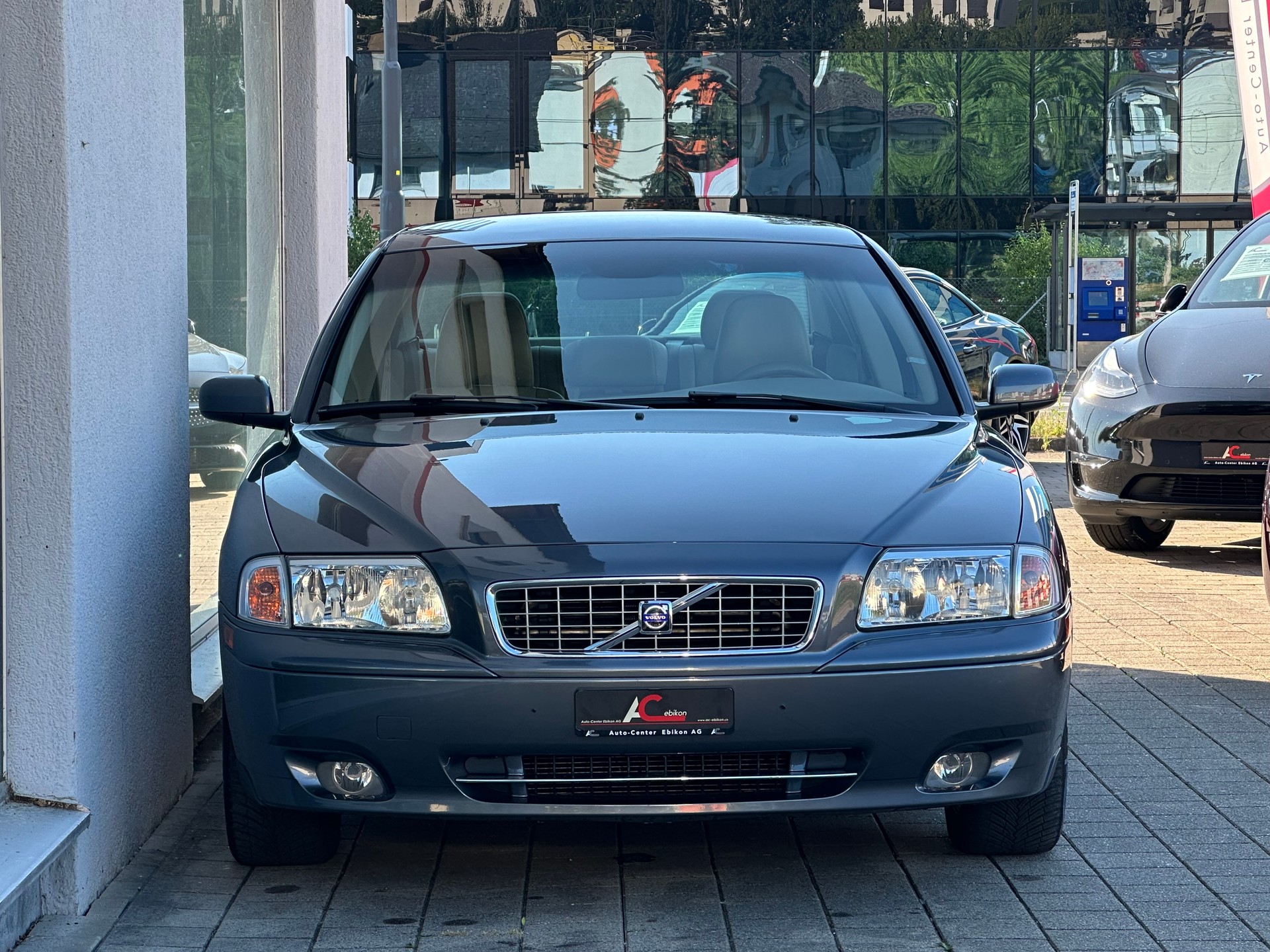 VOLVO S80 D5 Executive A-image-3