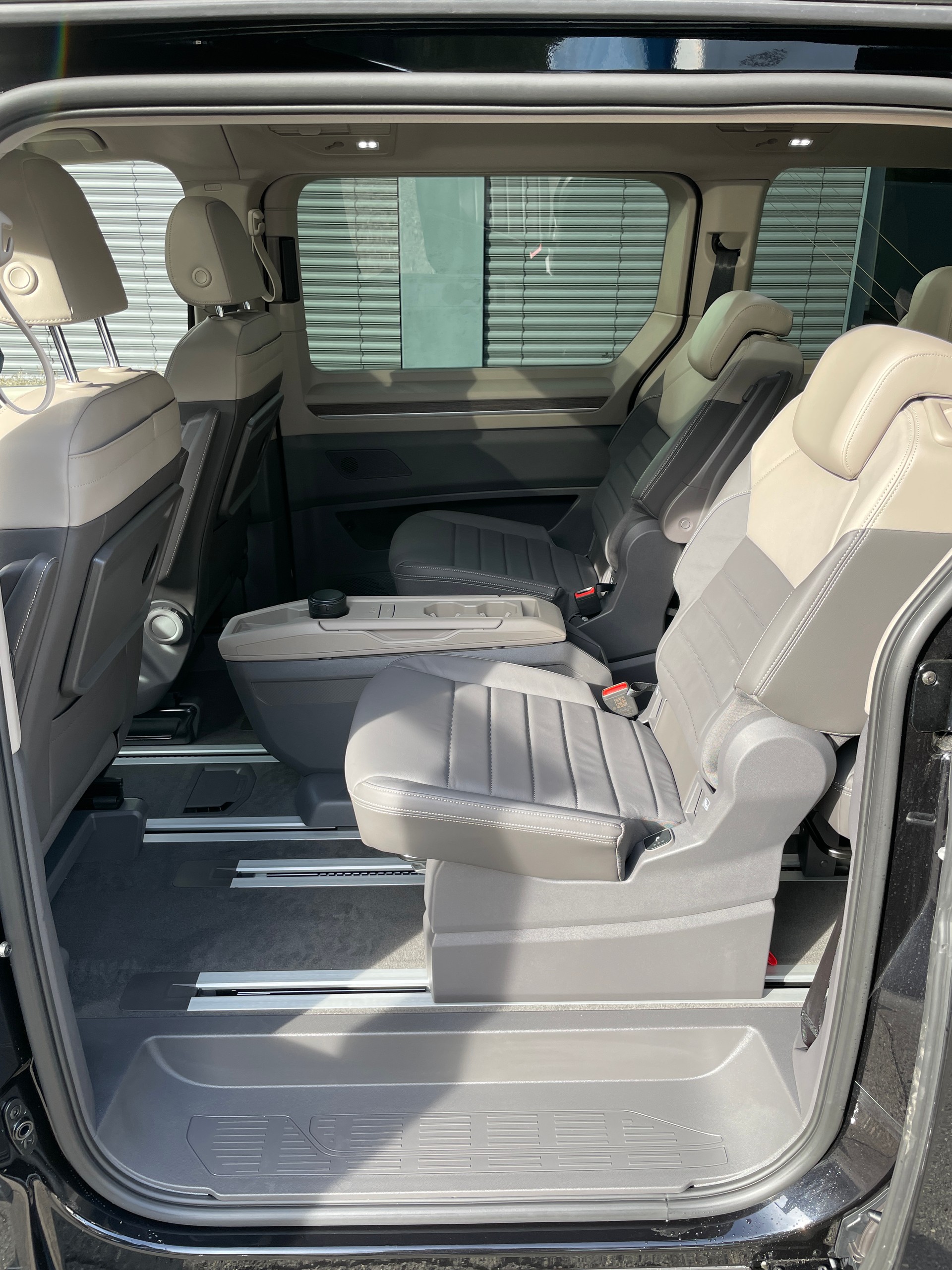VW Multivan 1.4 eHybrid Style DSG - 6 Sitzer-image-13