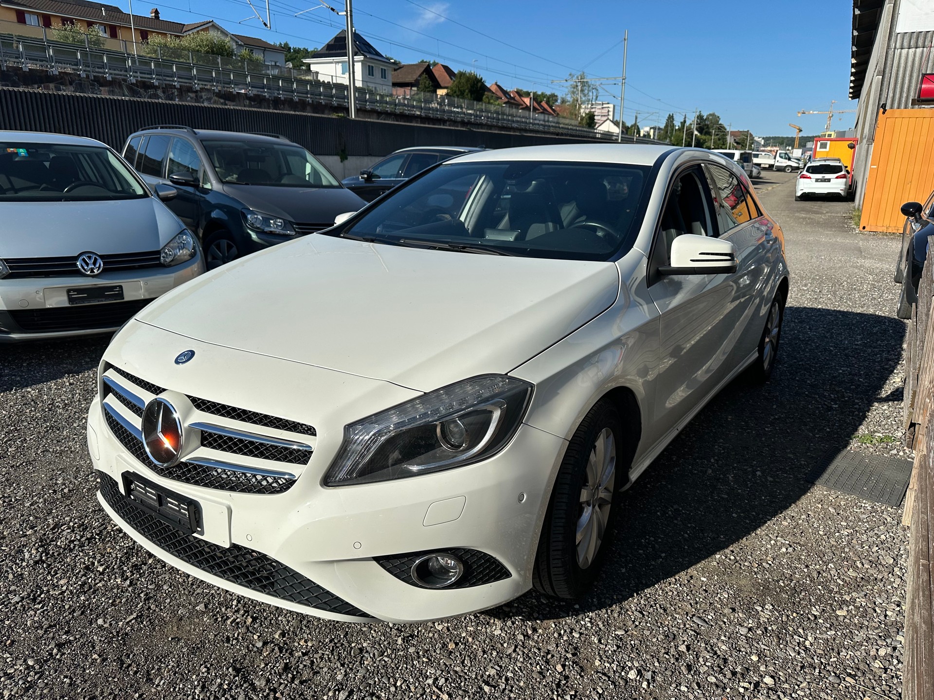 MERCEDES-BENZ A 180-image-0