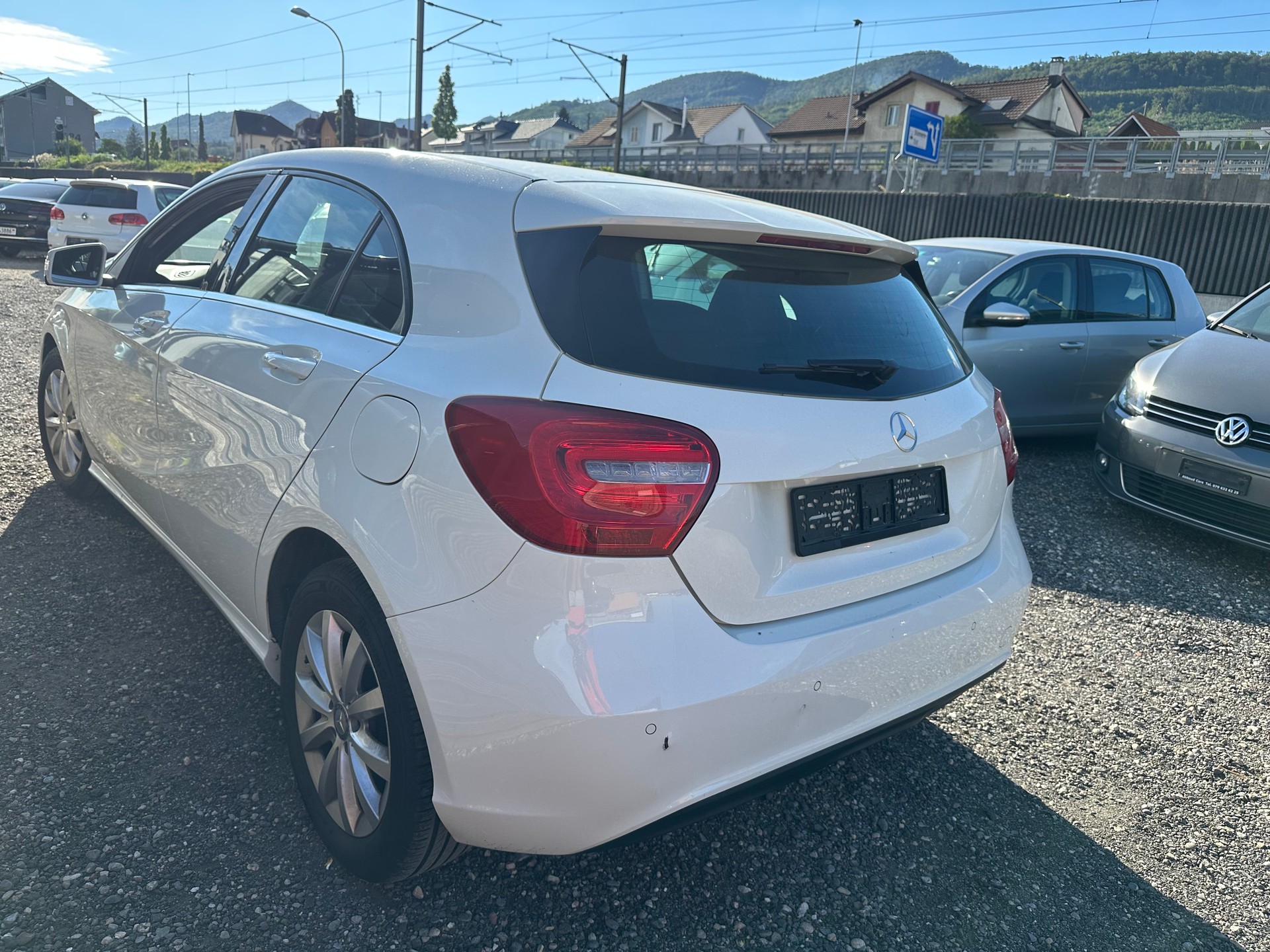 MERCEDES-BENZ A 180-image-3
