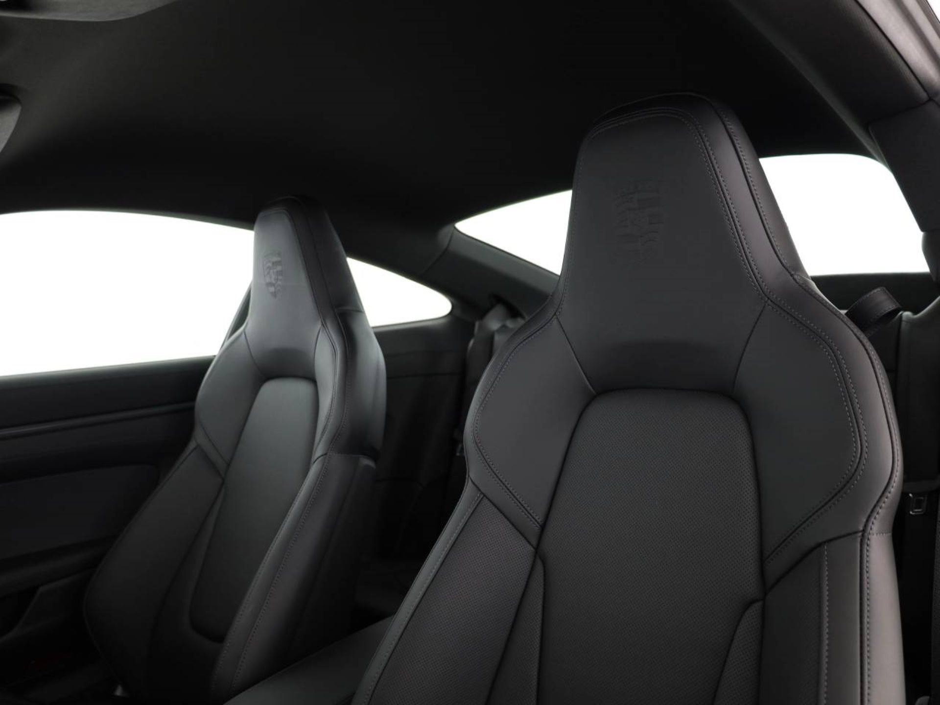 PORSCHE 911 Carrera 4S-image-4