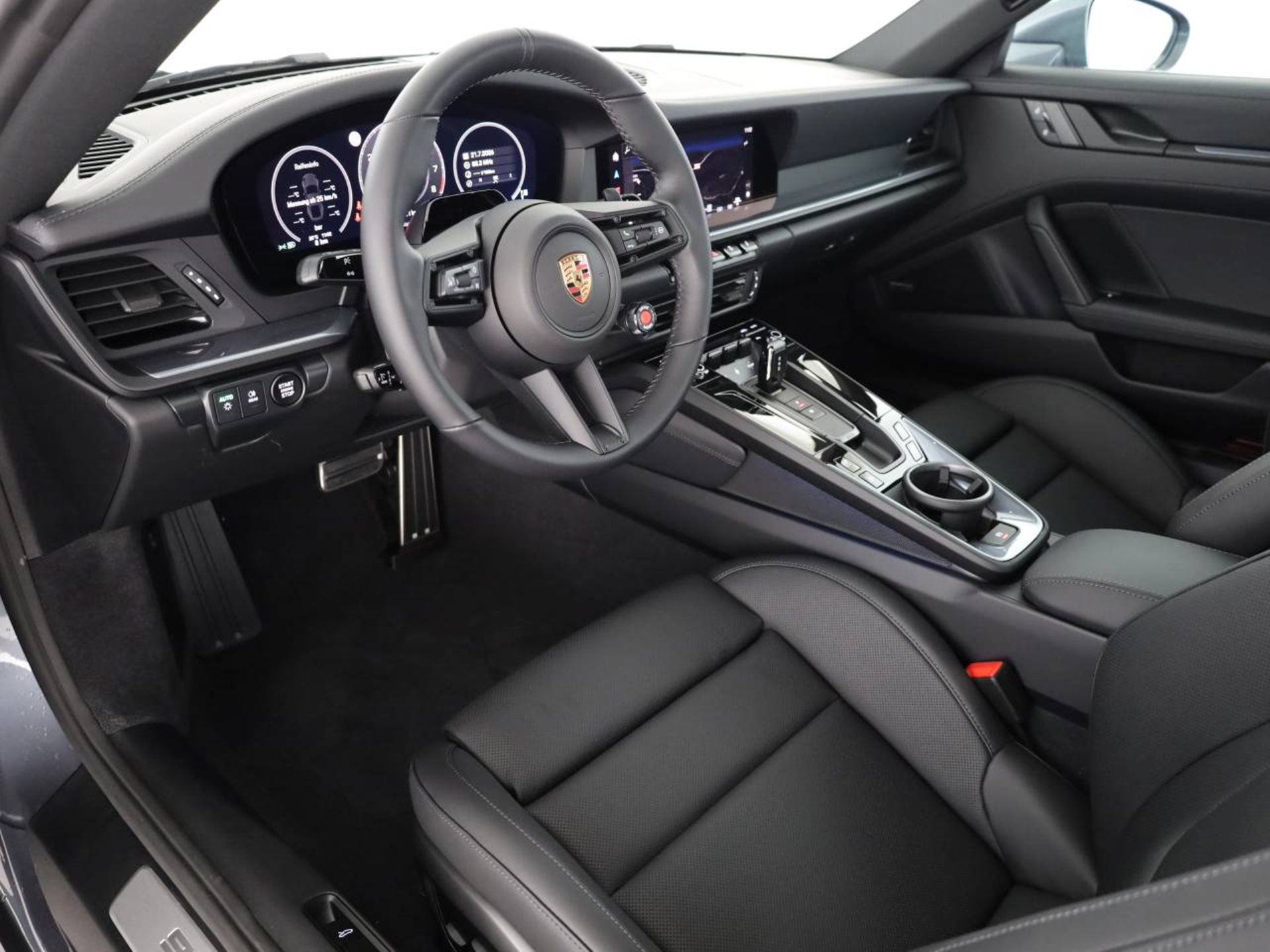 PORSCHE 911 Carrera 4S-image-3