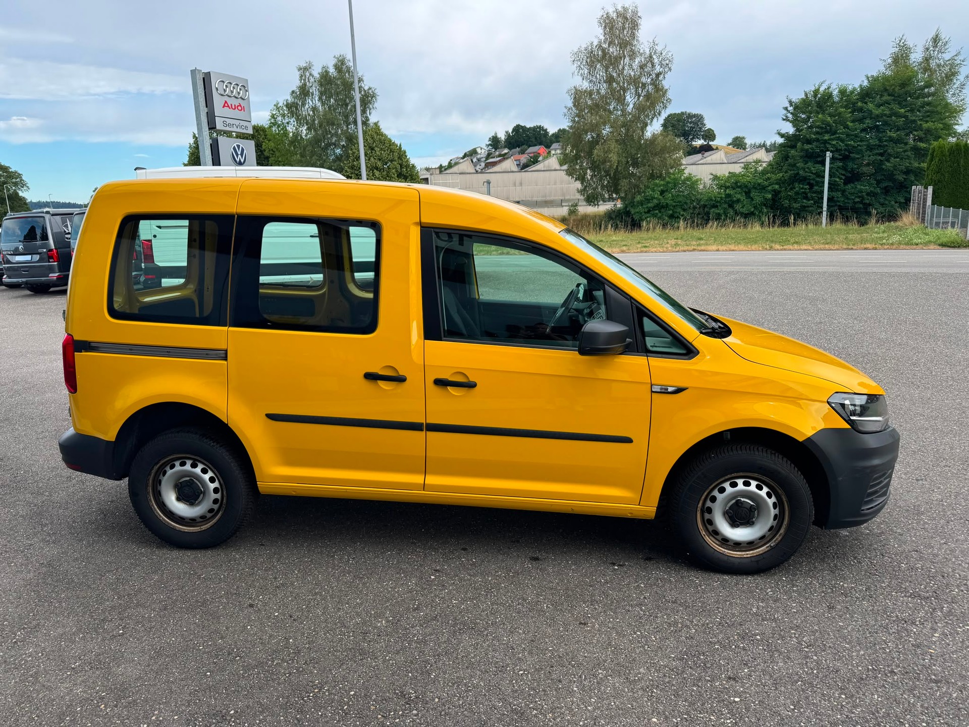 VW Caddy 2.0TDI 4Motion BlueMotion Technology 4x4 Handschaltung-image-7