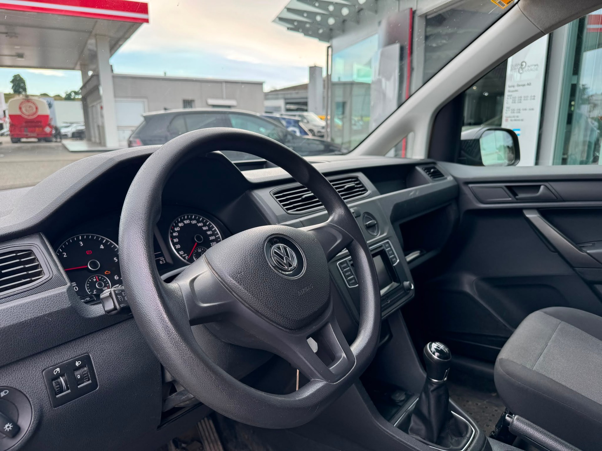 VW Caddy 2.0TDI 4Motion BlueMotion Technology 4x4 Handschaltung-image-13