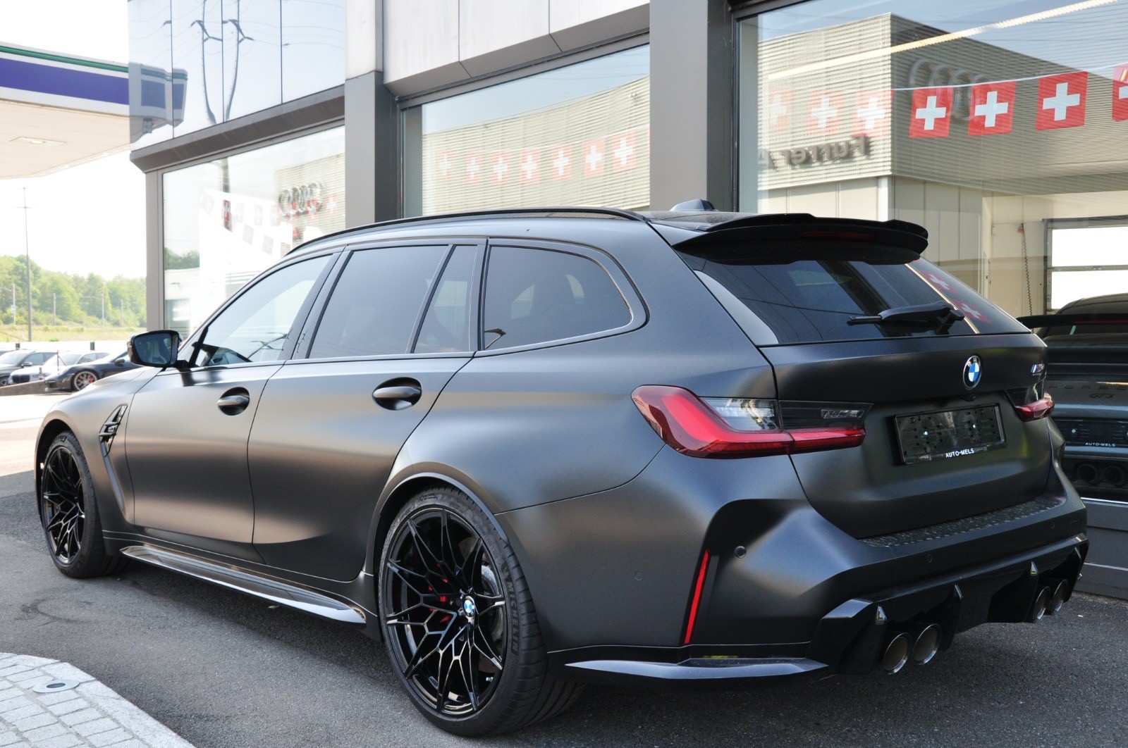 BMW M3 Touring xDrive Competition M **SONDERLACKIERUNG SCHWARZMATT**-image-6