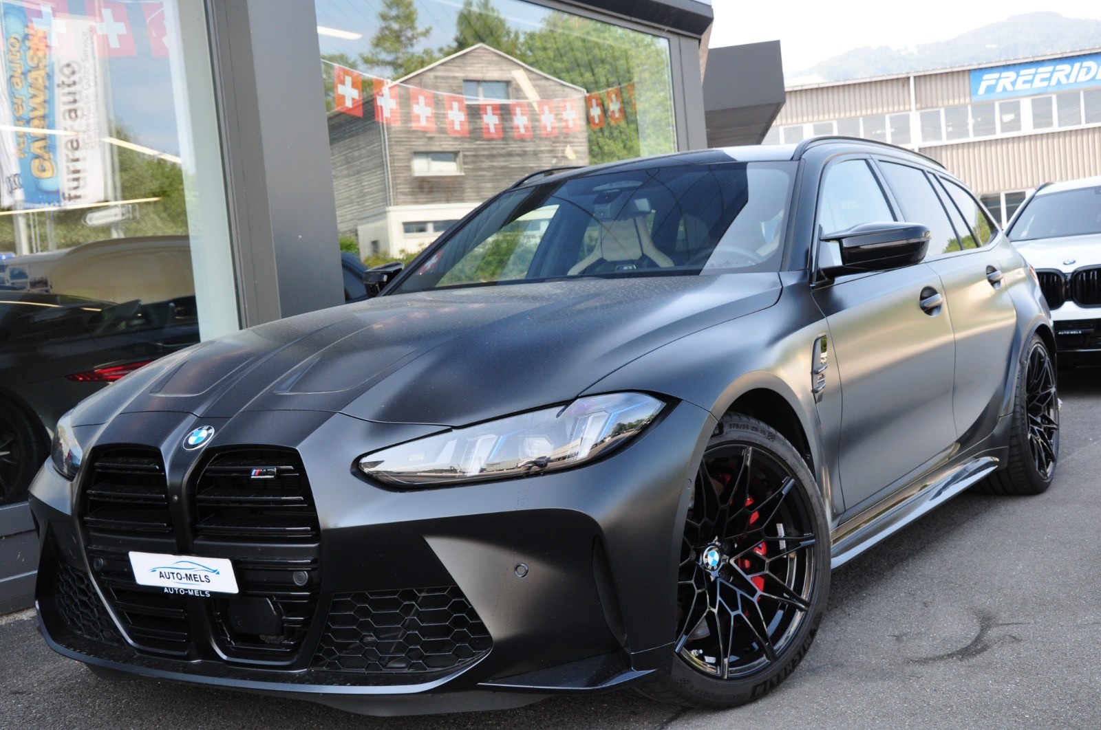 BMW M3 Touring xDrive Competition M **SONDERLACKIERUNG SCHWARZMATT**-image-1