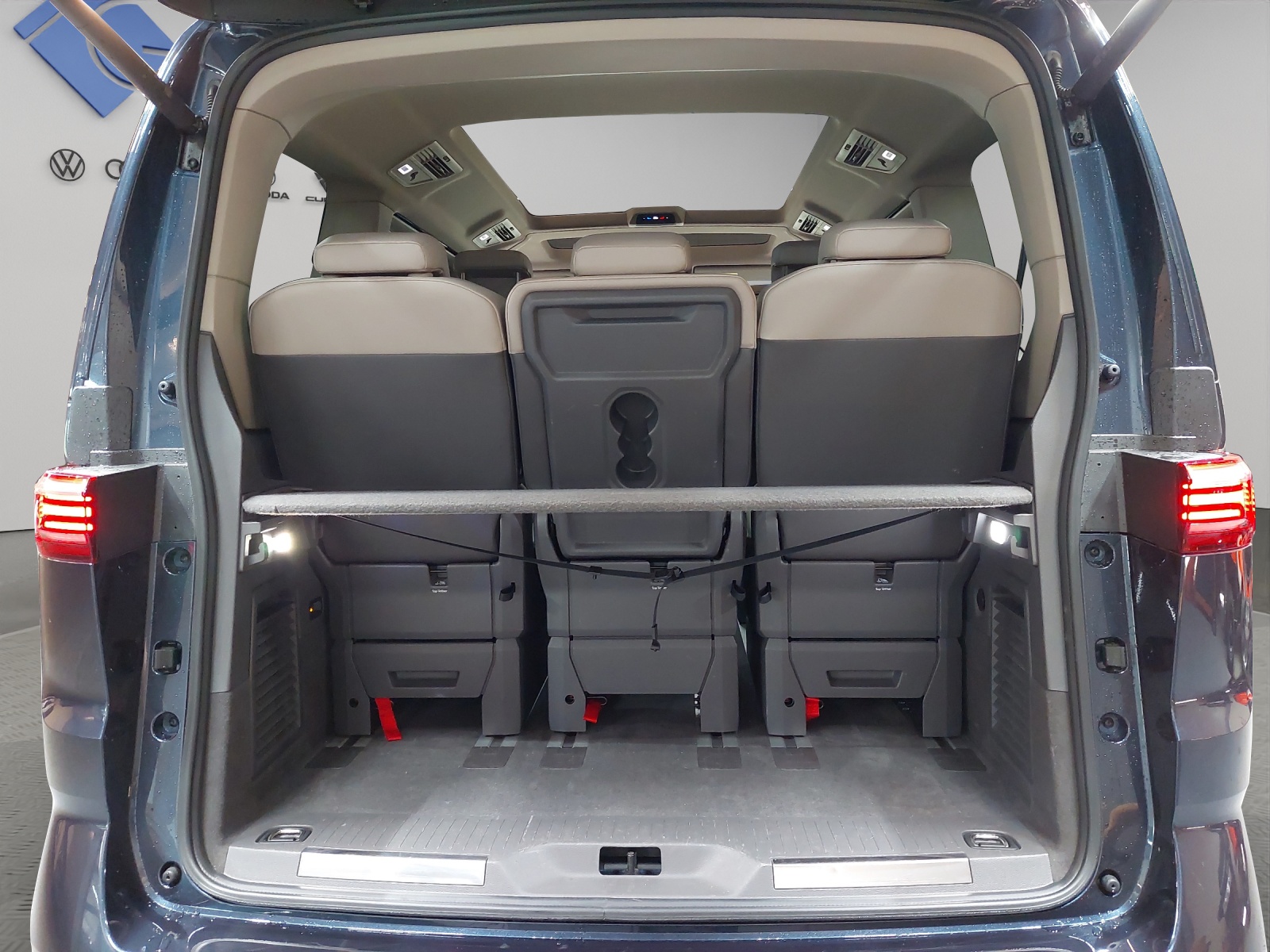 VW Multivan 2.0 TSI Style Liberty DSG-image-12