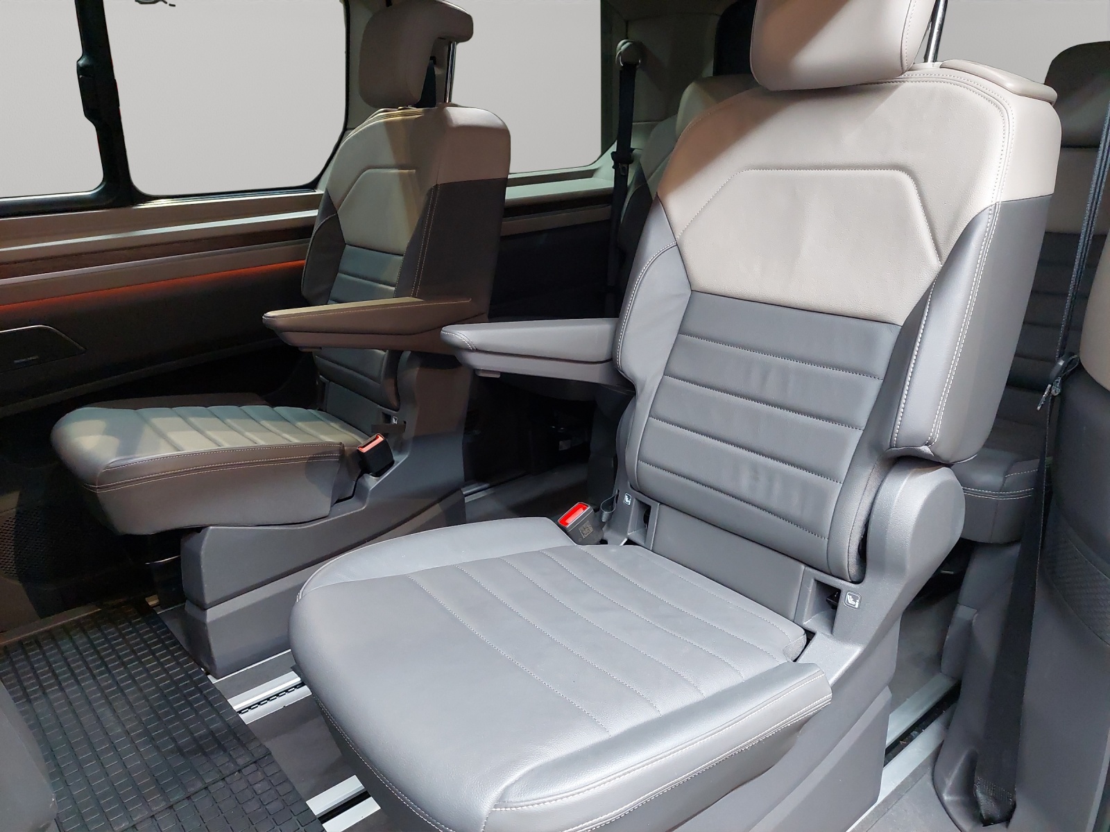 VW Multivan 2.0 TSI Style Liberty DSG-image-7