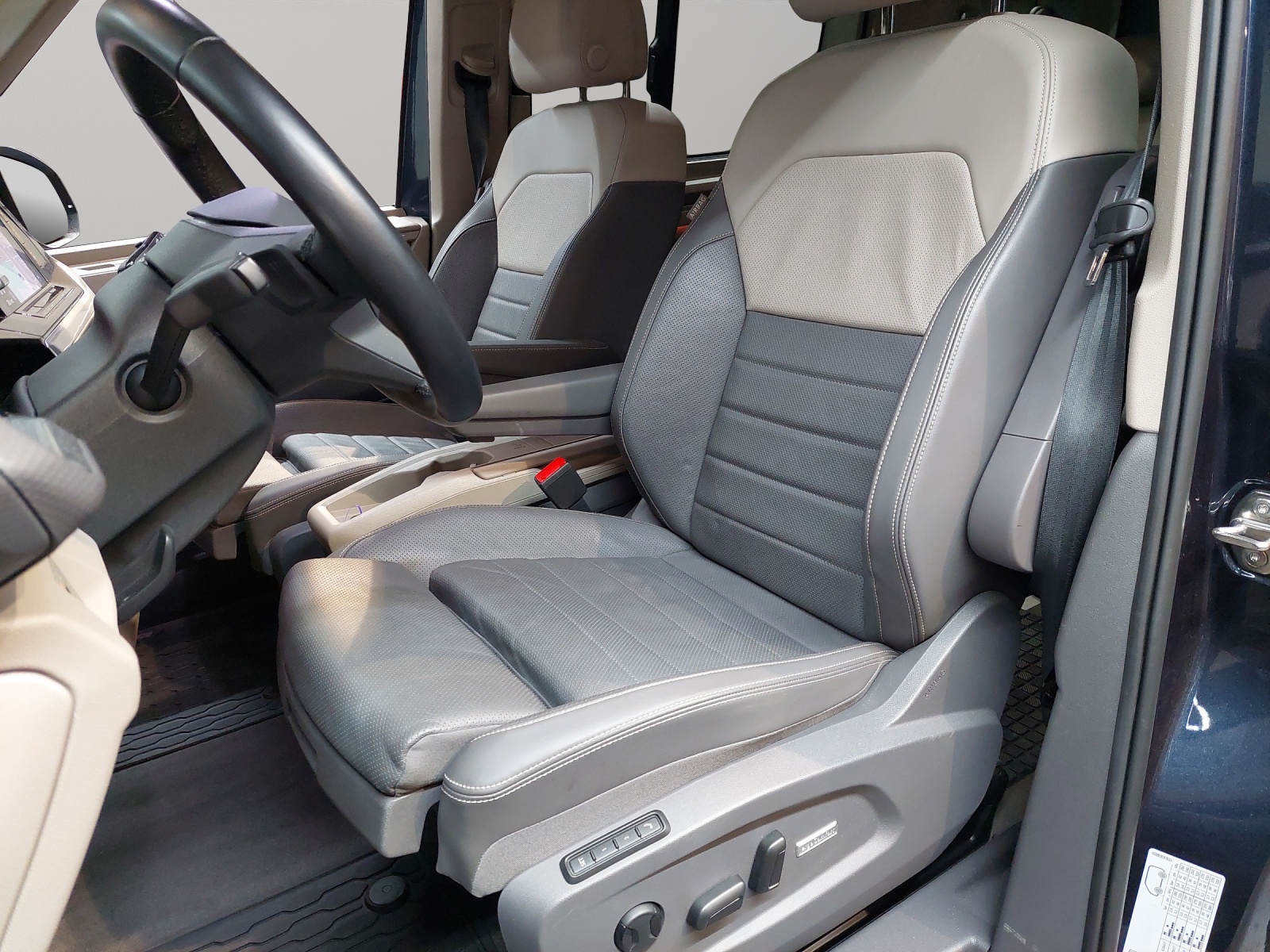 VW Multivan 2.0 TSI Style Liberty DSG-image-5