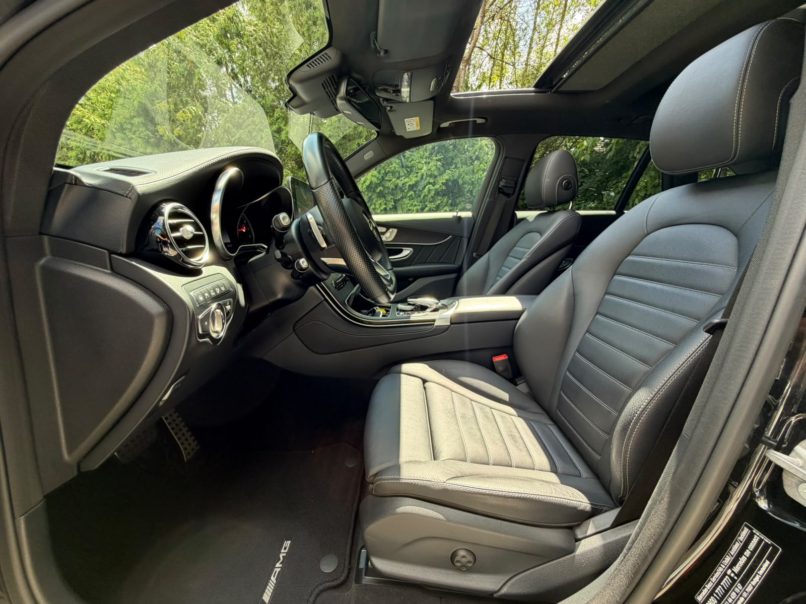 MERCEDES-BENZ GLC 300 4Matic AMG Line 9G-Tronic-image-9