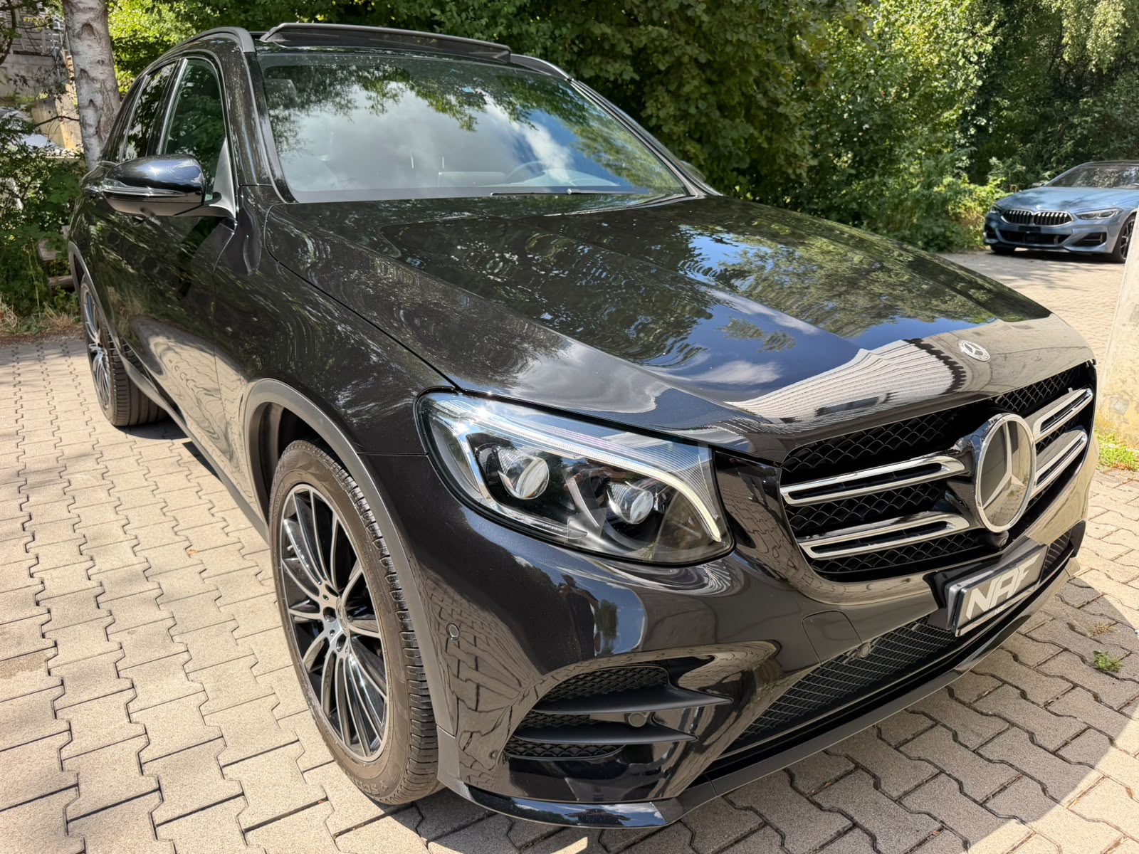 MERCEDES-BENZ GLC 300 4Matic AMG Line 9G-Tronic-image-6