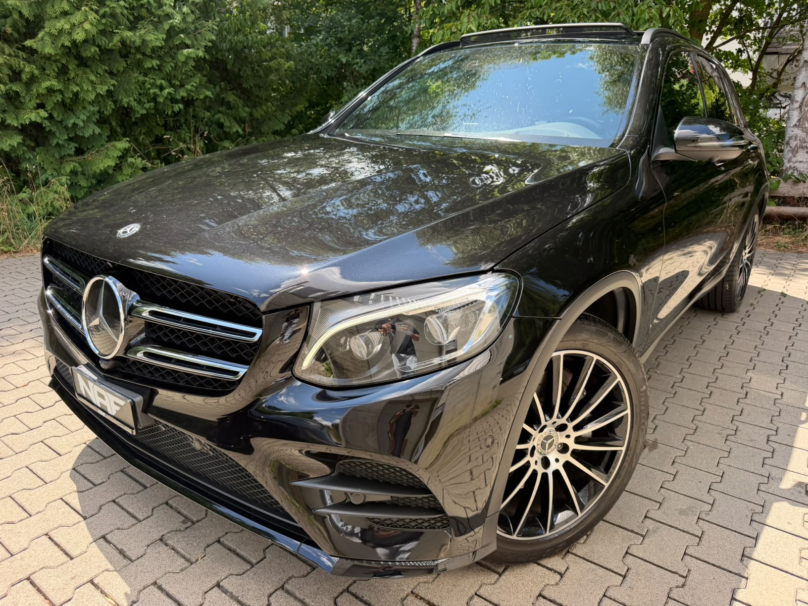 MERCEDES-BENZ GLC 300 4Matic AMG Line 9G-Tronic