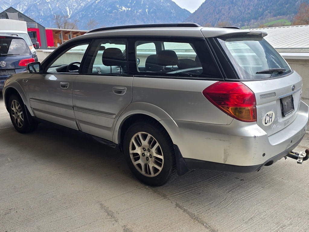 SUBARU Outback 2.5i AWD-image-5