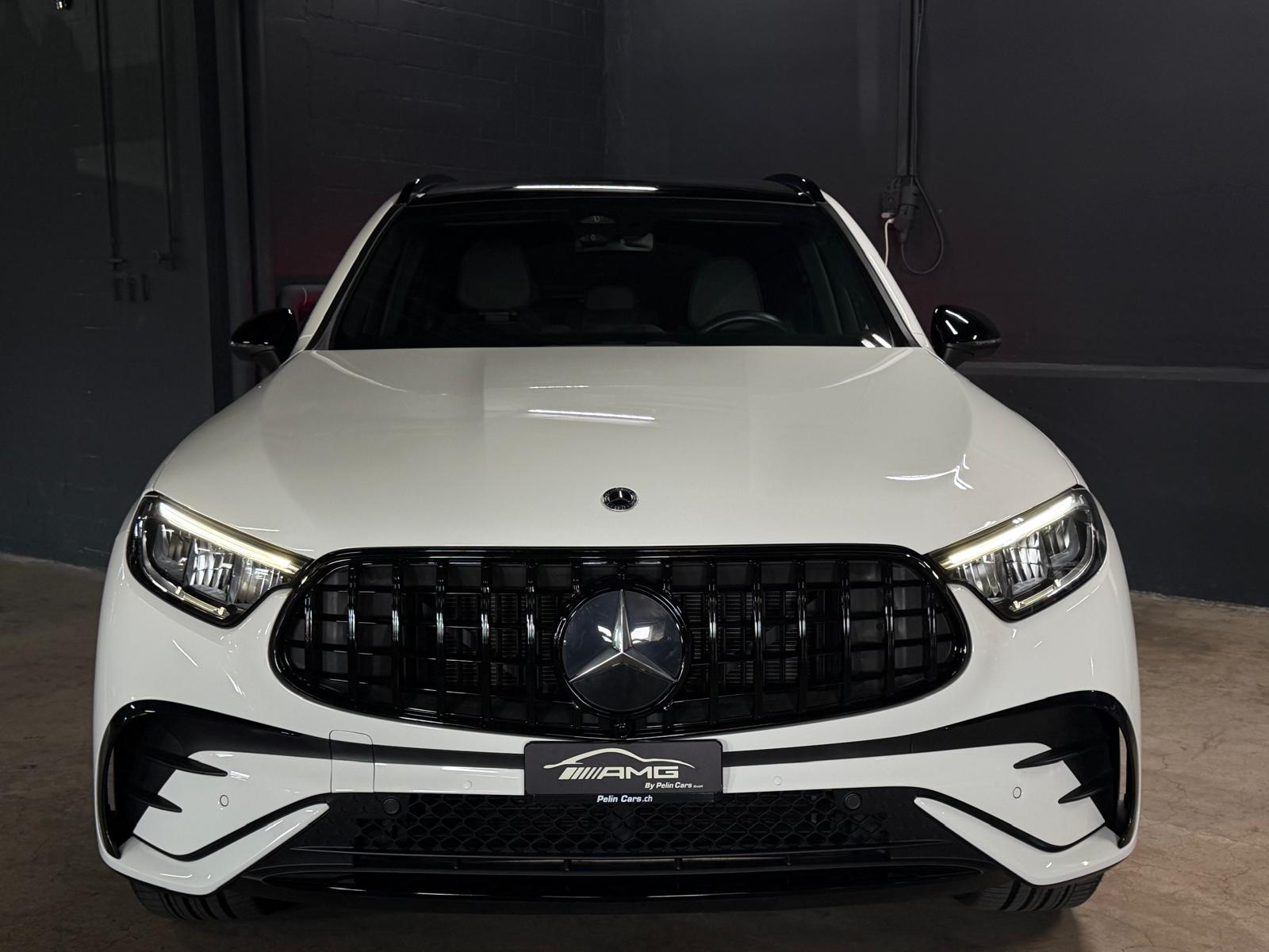 MERCEDES-BENZ GLC 200 (GLC63 AMG Bodykit) Limited White&Black Performance 4Matic 9G-Tronic-showroom-element-2