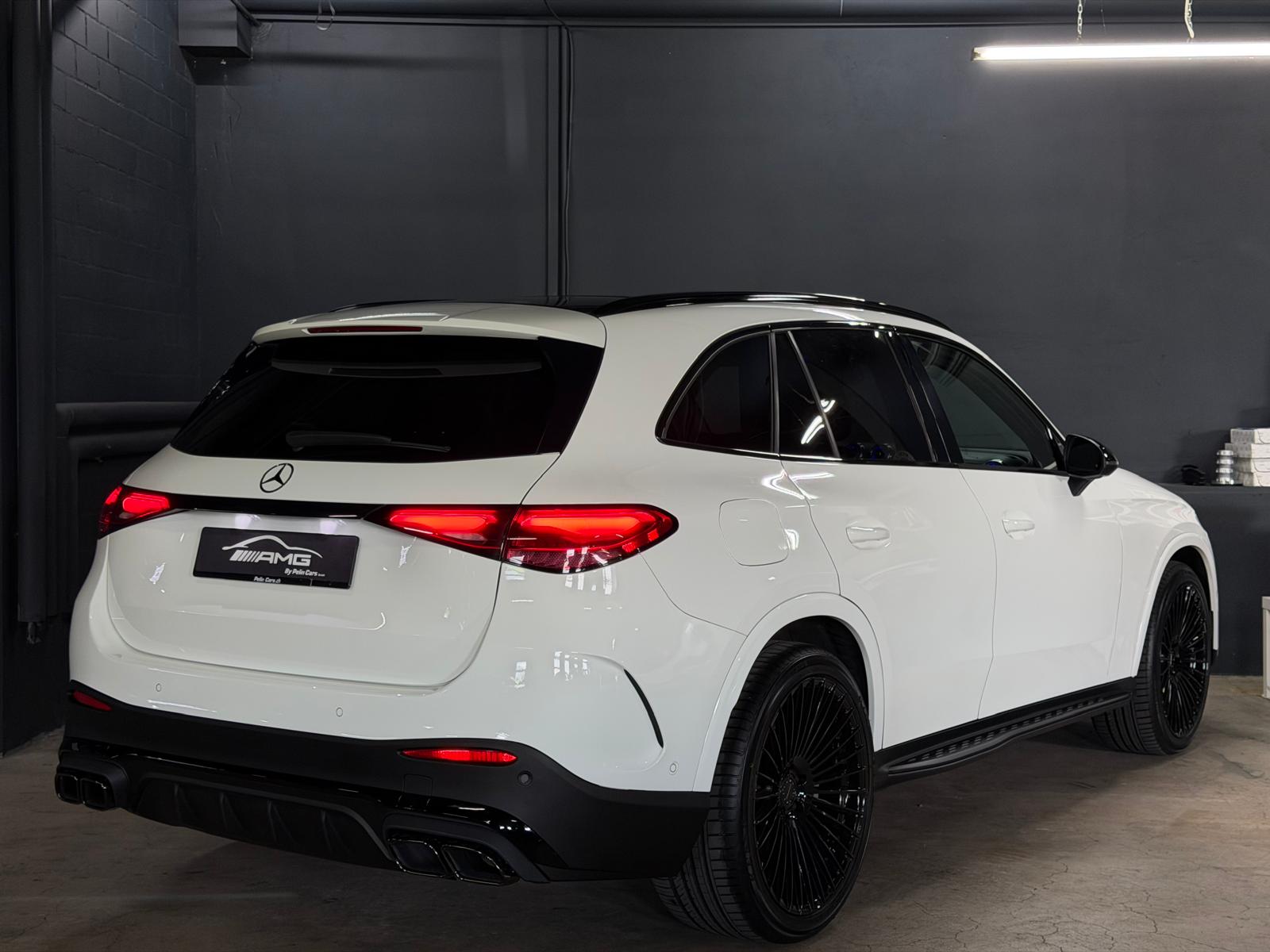 MERCEDES-BENZ GLC 200 (GLC63 AMG Bodykit) Limited White&Black Performance 4Matic 9G-Tronic-image-7