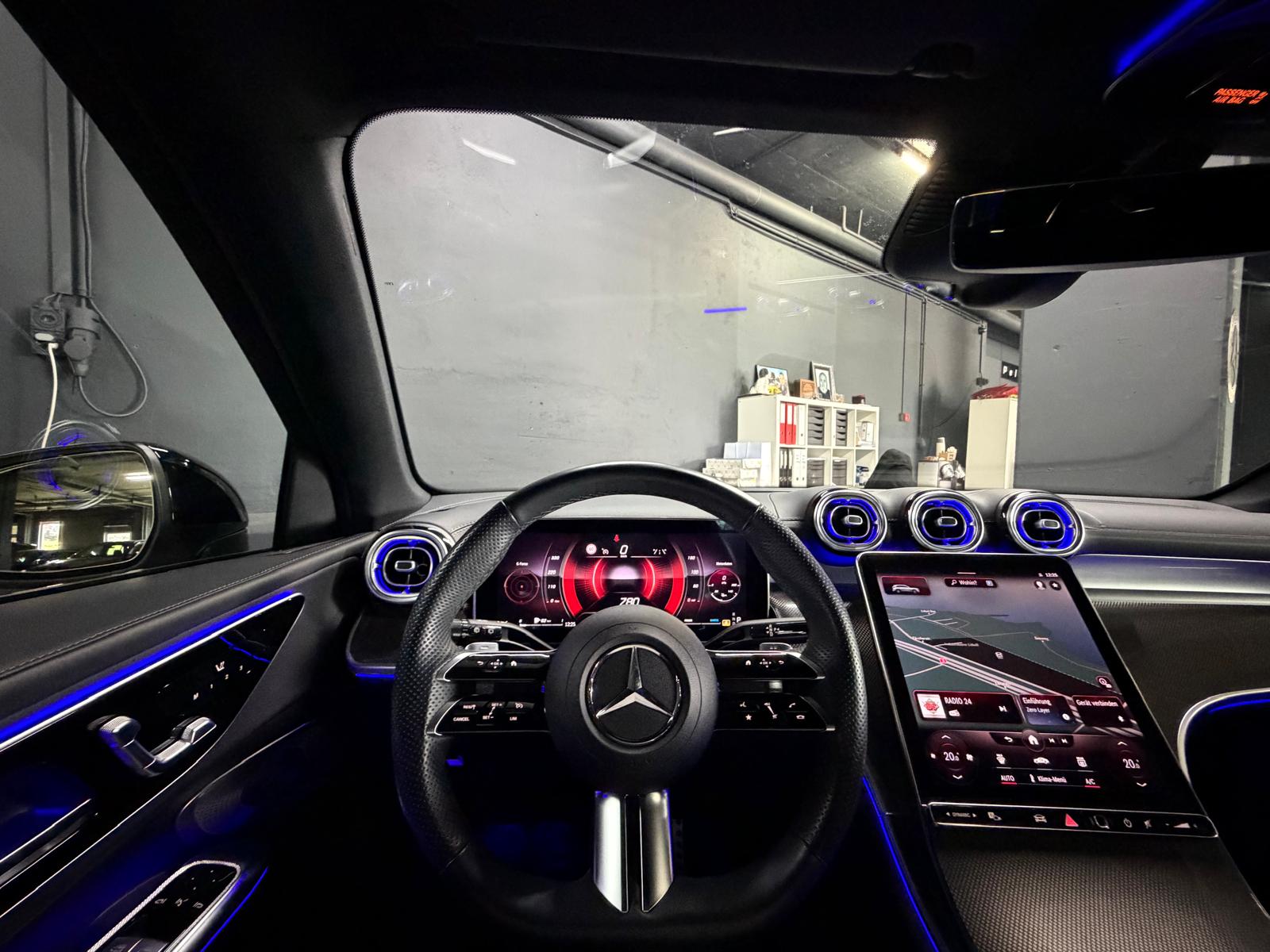 MERCEDES-BENZ GLC 200 (GLC63 AMG Bodykit) Limited White&Black Performance 4Matic 9G-Tronic-image-29