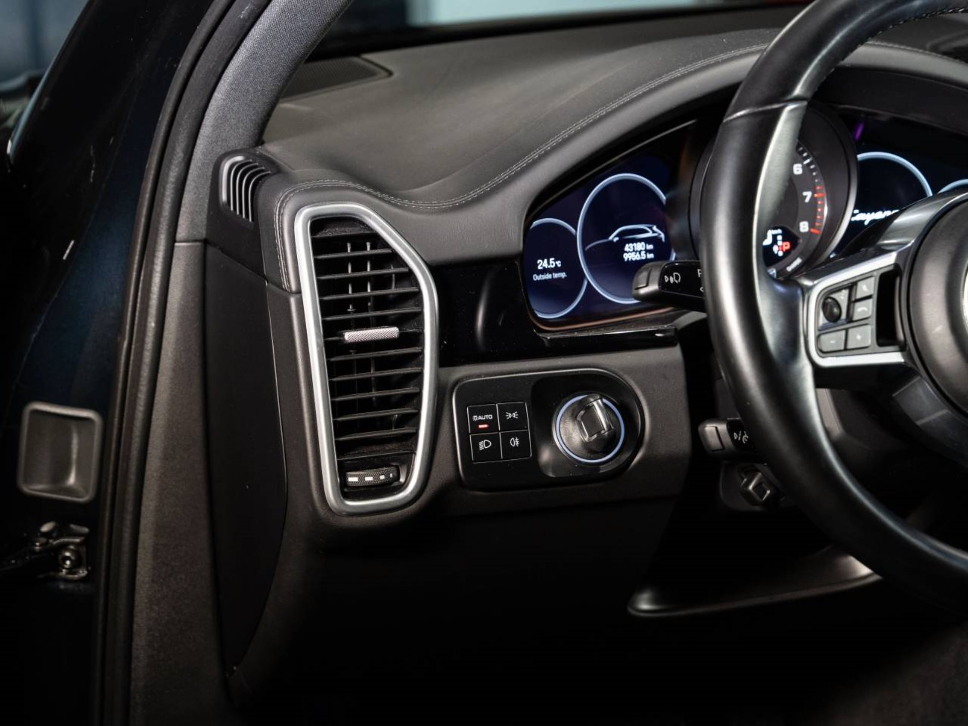 PORSCHE Cayenne E-Hybrid (MY22)-image-11