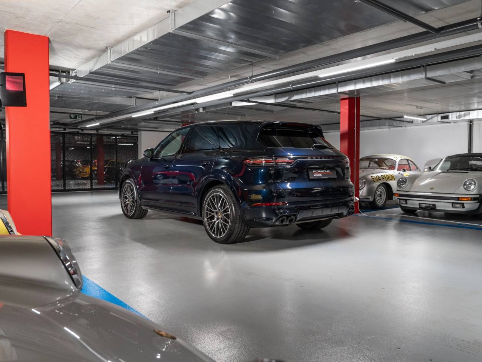 PORSCHE Cayenne E-Hybrid (MY22)-image-2