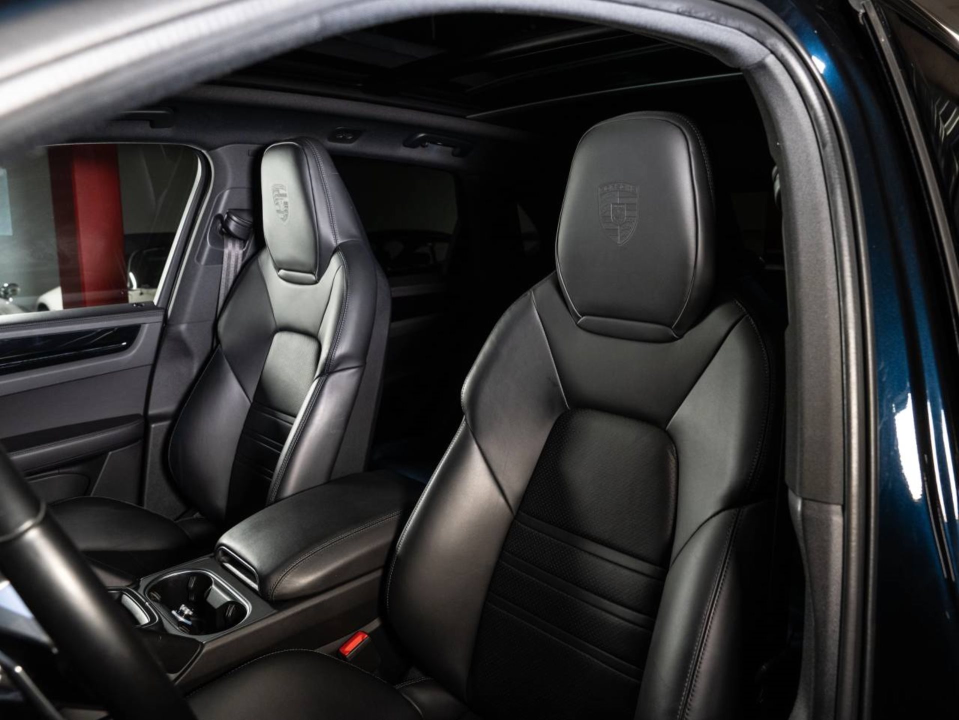 PORSCHE Cayenne E-Hybrid (MY22)-image-4