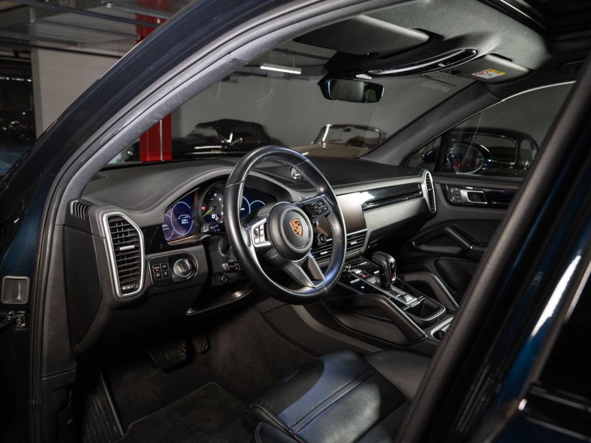 PORSCHE Cayenne E-Hybrid (MY22)-image-3