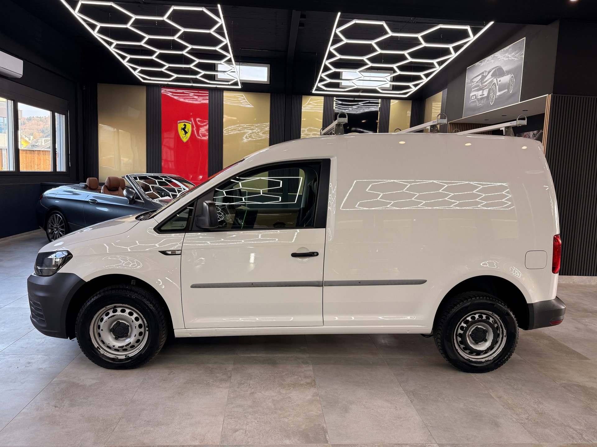 VW Caddy 2.0TDI 4Motion BlueMotion Technology-image-7