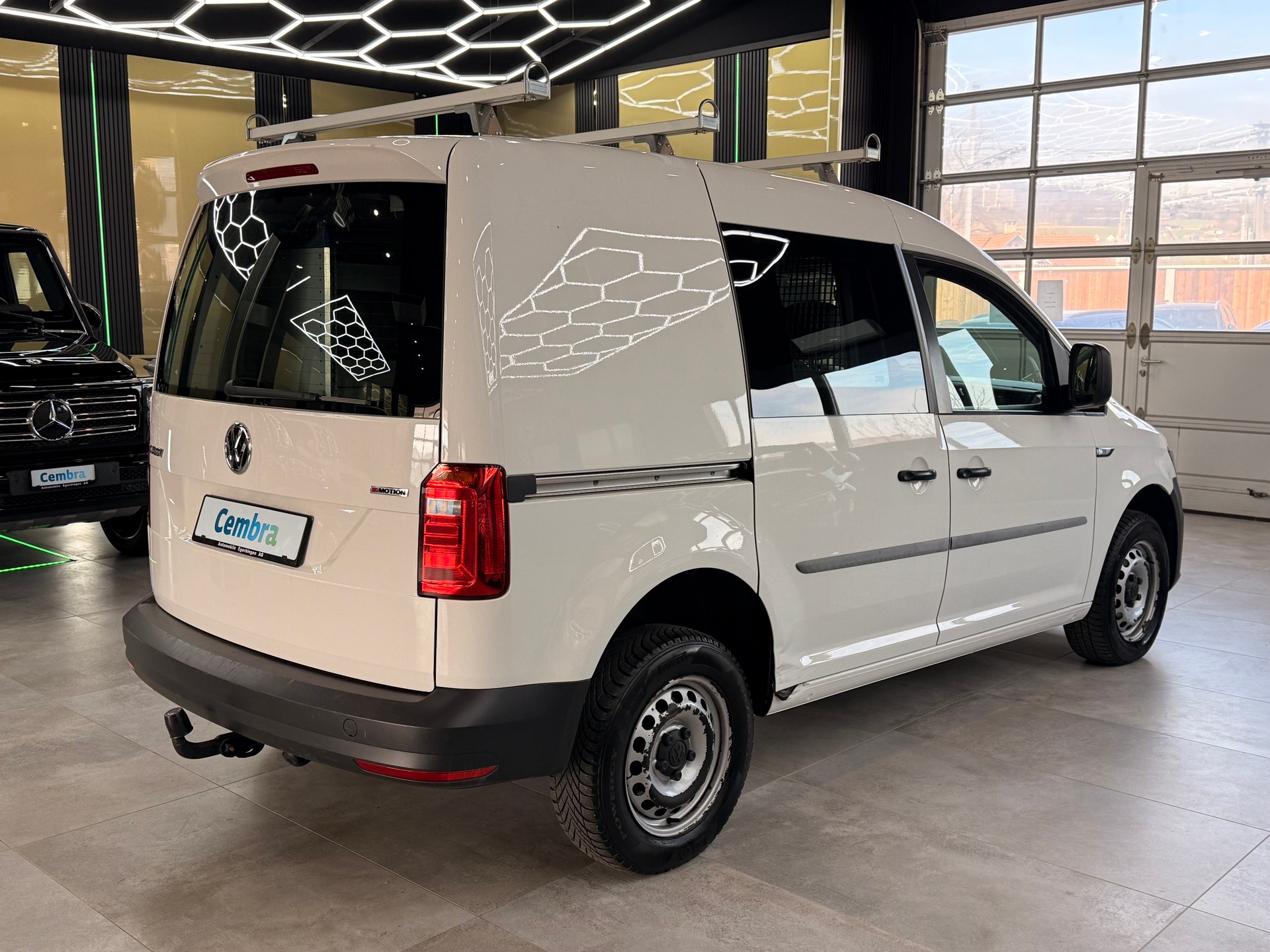 VW Caddy 2.0TDI 4Motion BlueMotion Technology-image-4